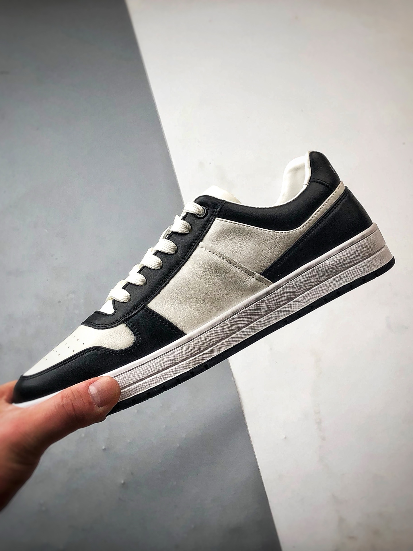 Prada/普拉达 马龙同款低帮运动休闲板鞋