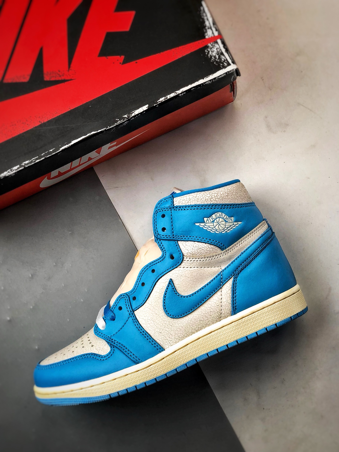 Air Jordan 1 Retro High ”UNC Reimagined” 做旧龟裂北卡蓝 DZ5485-402