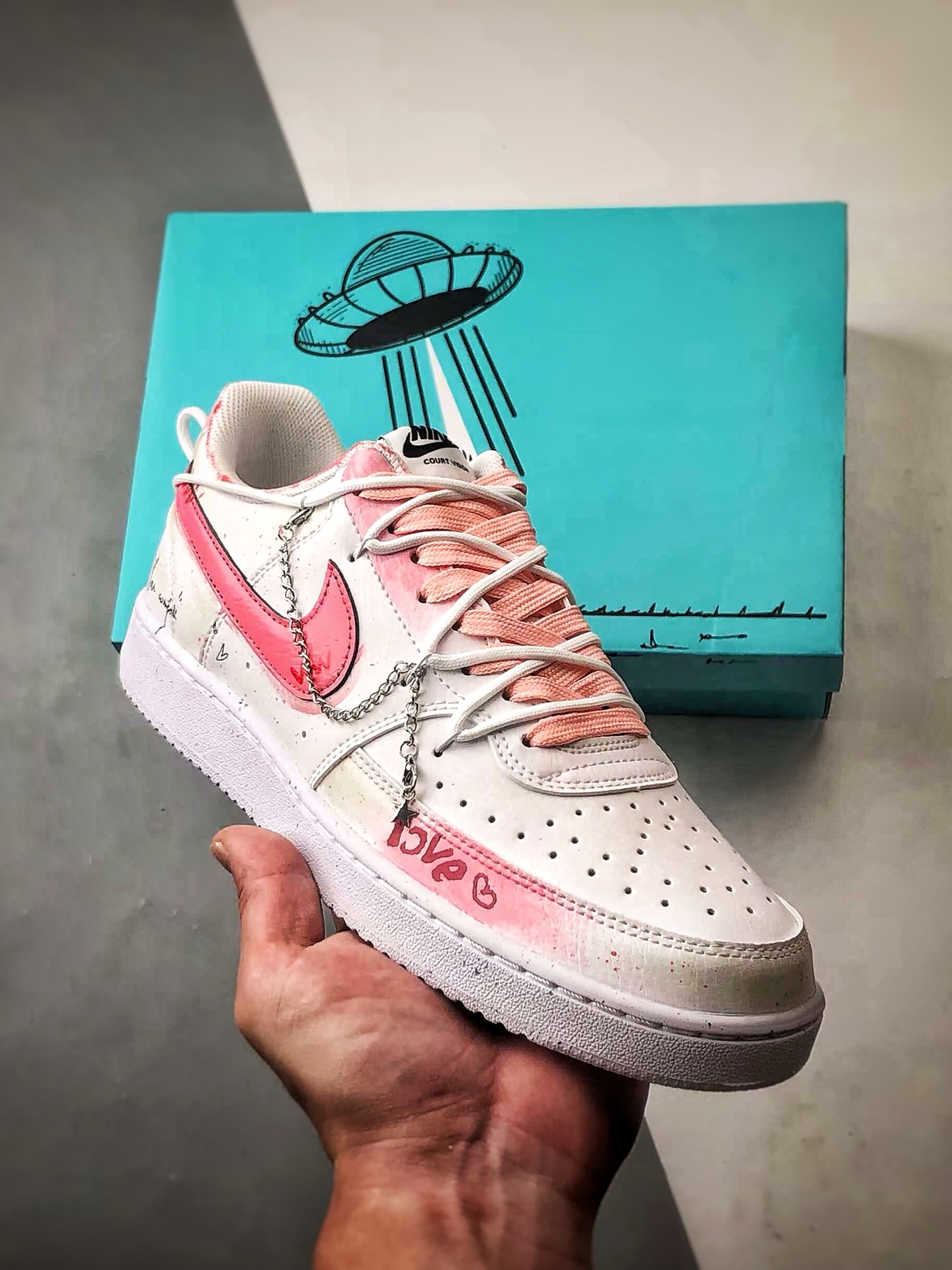 定制球鞋NK Court Vision 1 Low ”涂鸦幸福角” 粉白 手绘泼墨涂鸦定制板鞋 DH2987-213