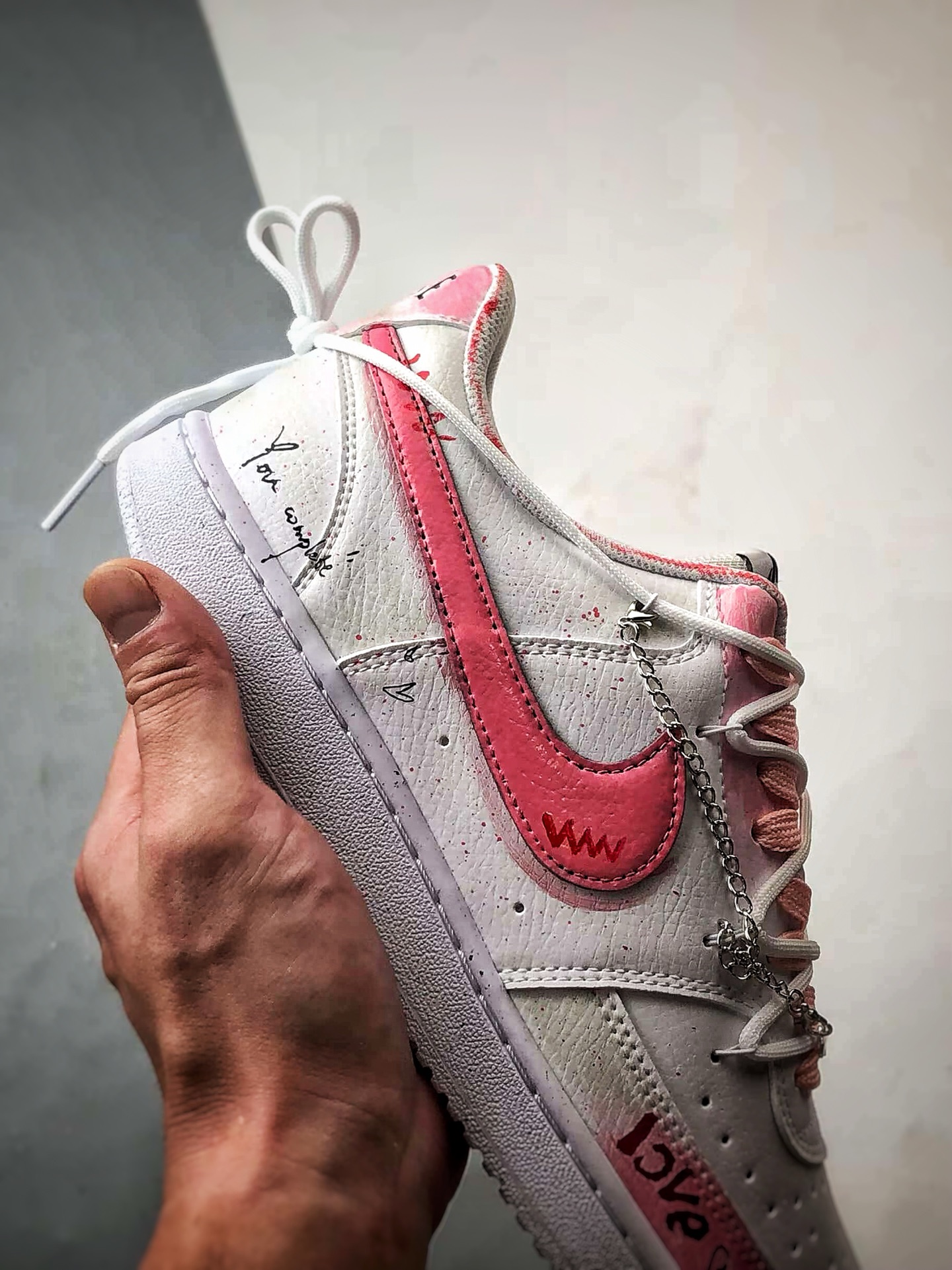 定制球鞋NK Court Vision 1 Low ”涂鸦幸福角” 粉白 手绘泼墨涂鸦定制板鞋 DH2987-213
