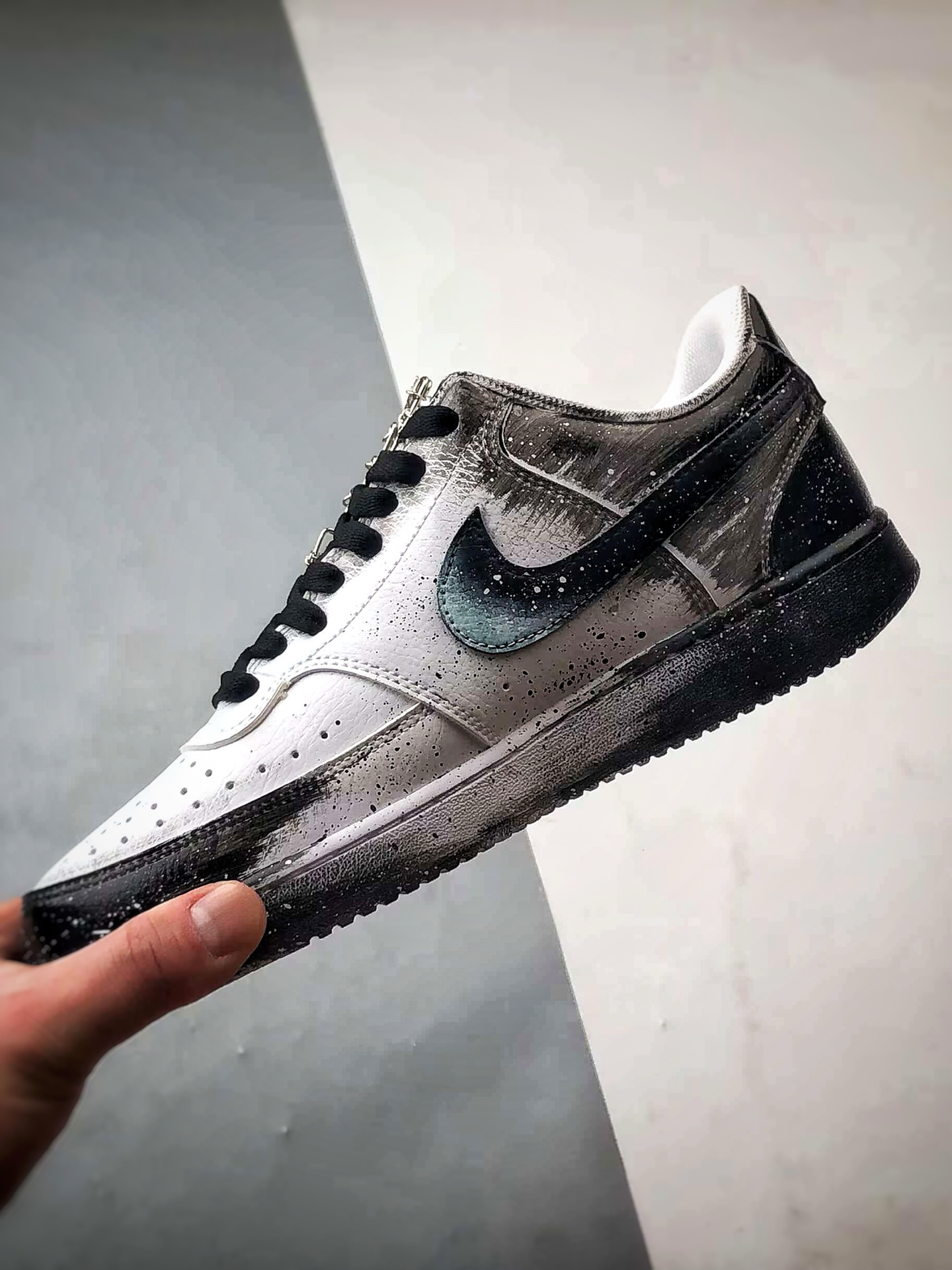 定制球鞋NK Court Vision 1 Low ”幻影十字架” 黑白 手绘泼墨涂鸦定制板鞋 DH2987-099