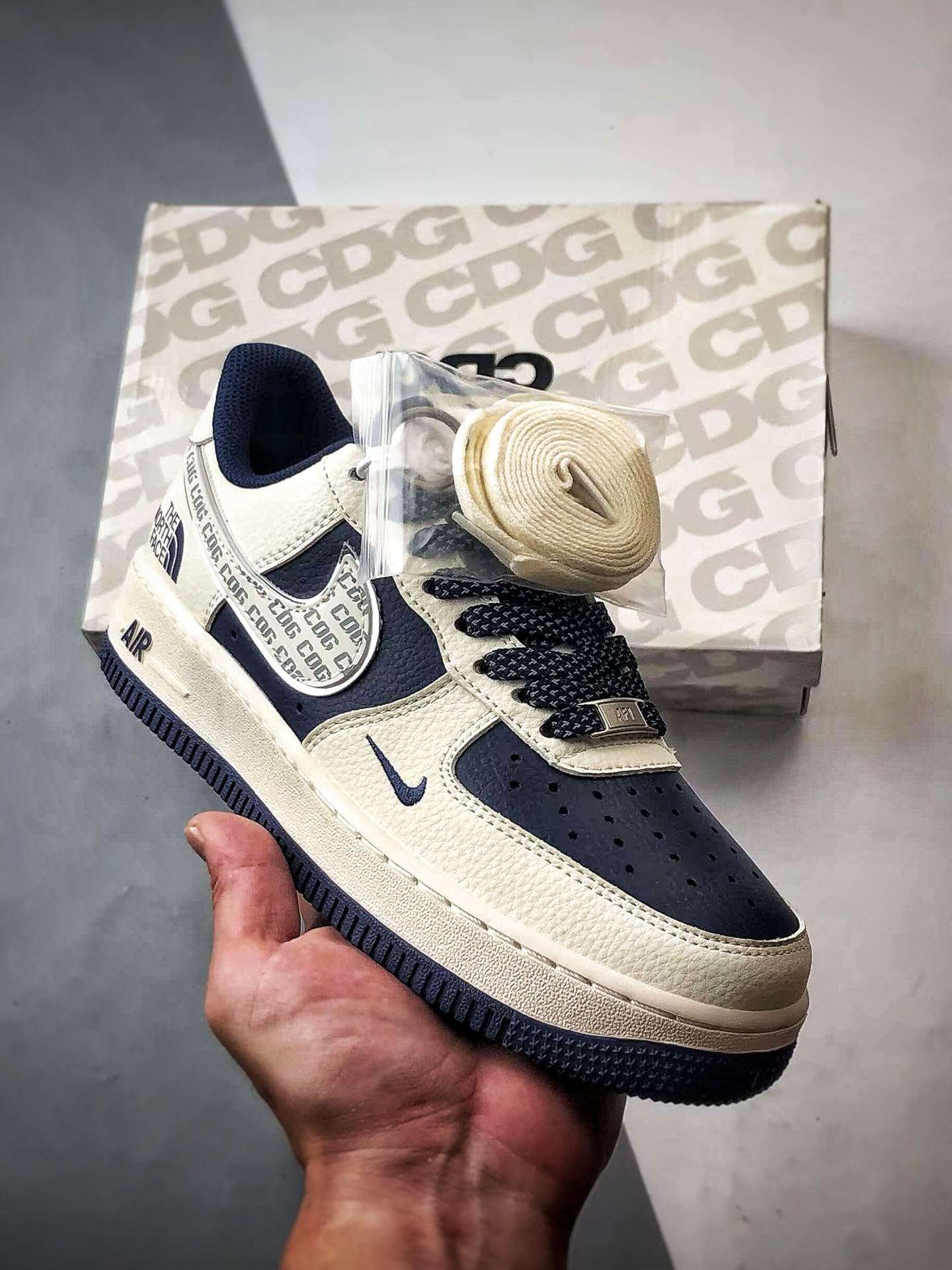 TNF x Air Force 1 Low 米蓝印字反光钩 HH7518-075