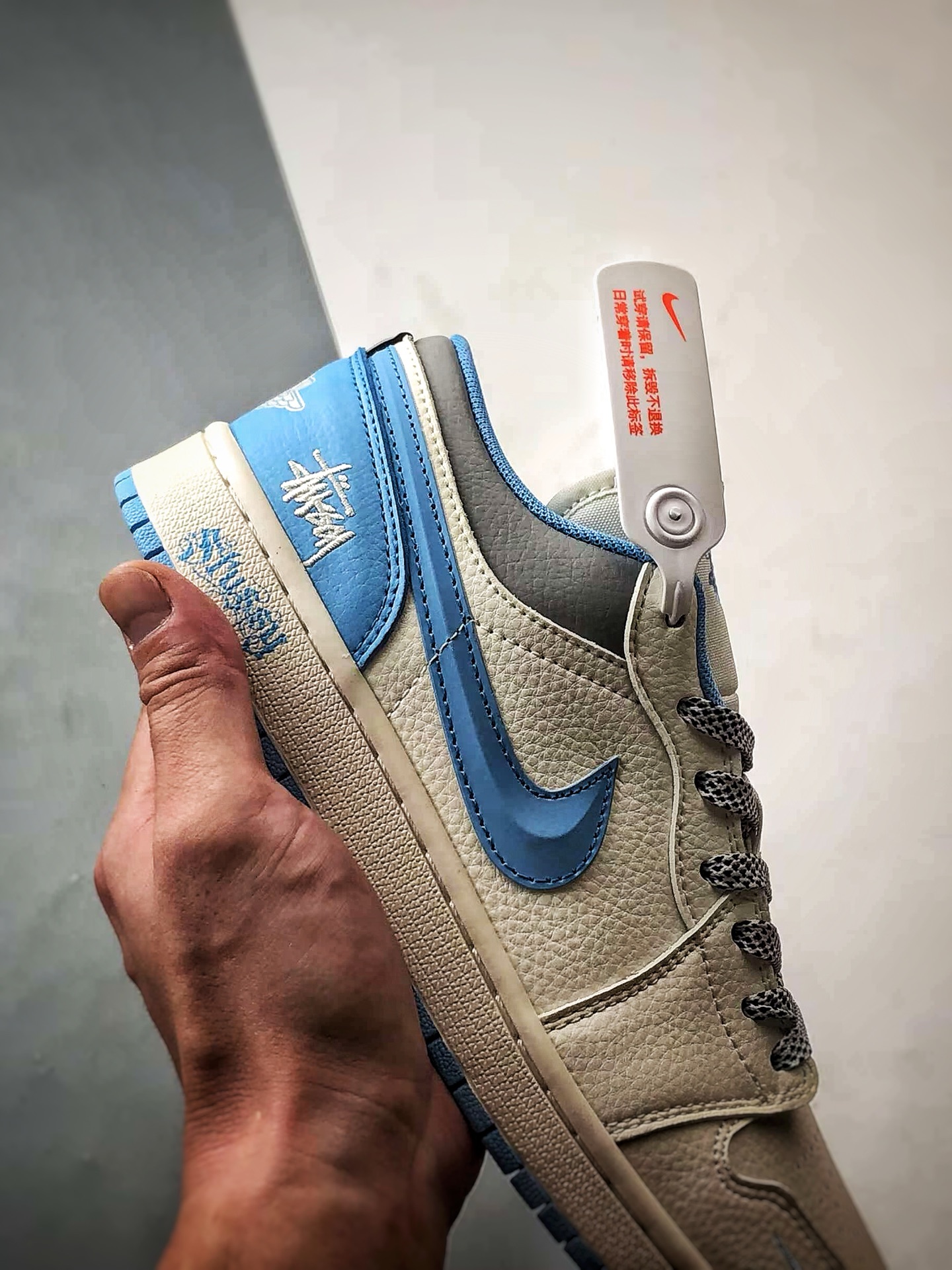 270 Air Jordan 1 Low ”高端定制” 斯图西米白蓝反光钩 XS6086-559