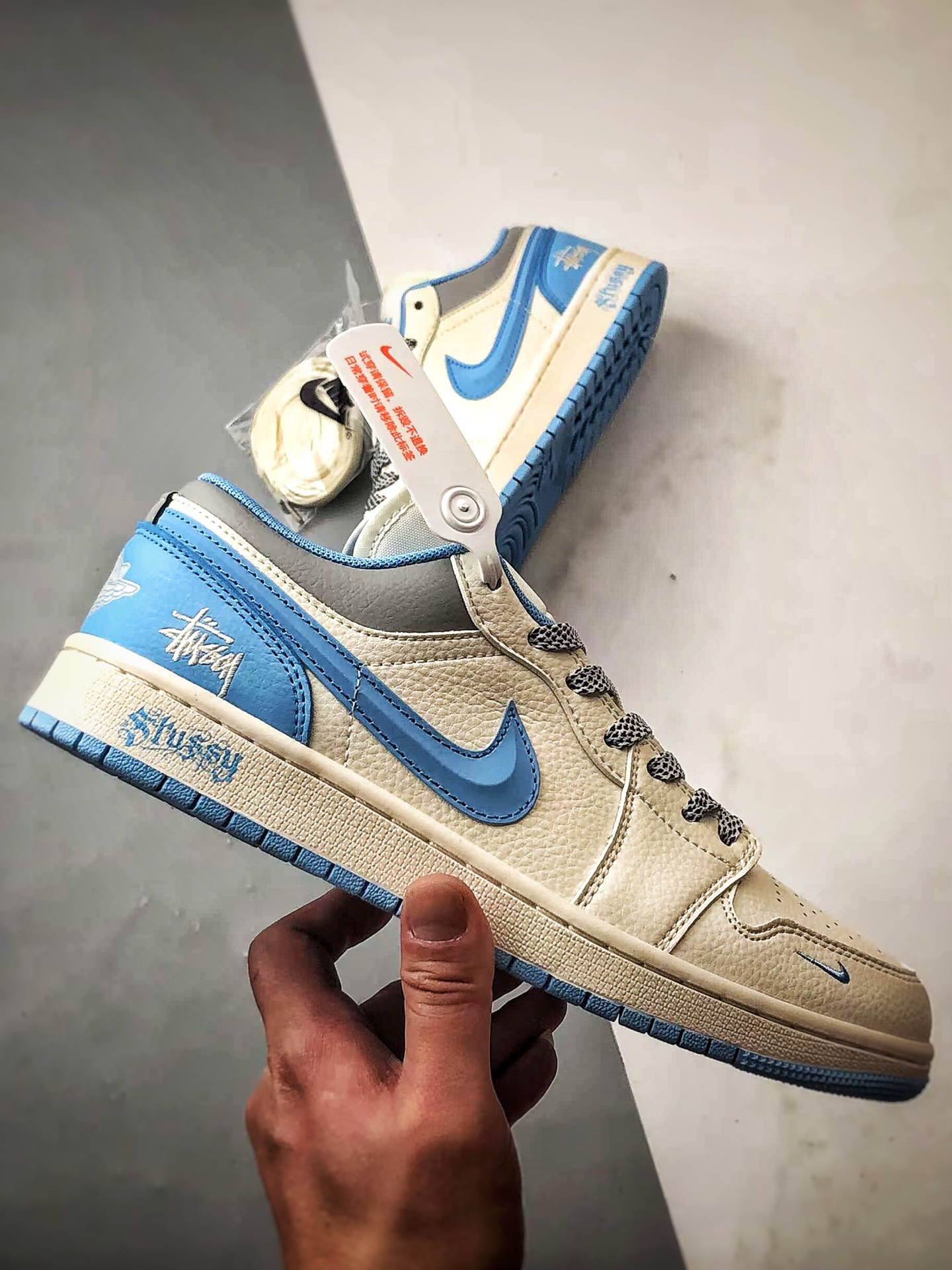 270 Air Jordan 1 Low ”高端定制” 斯图西米白蓝反光钩 XS6086-559