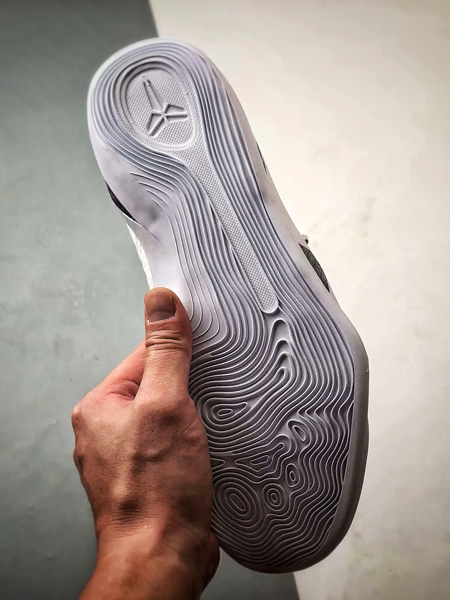 NK Kobe 9 Elite Protro ”Halo” 白黑 2025曼巴年重磅新品 灭世纯原 科比9代精英高帮 FZ7335-100