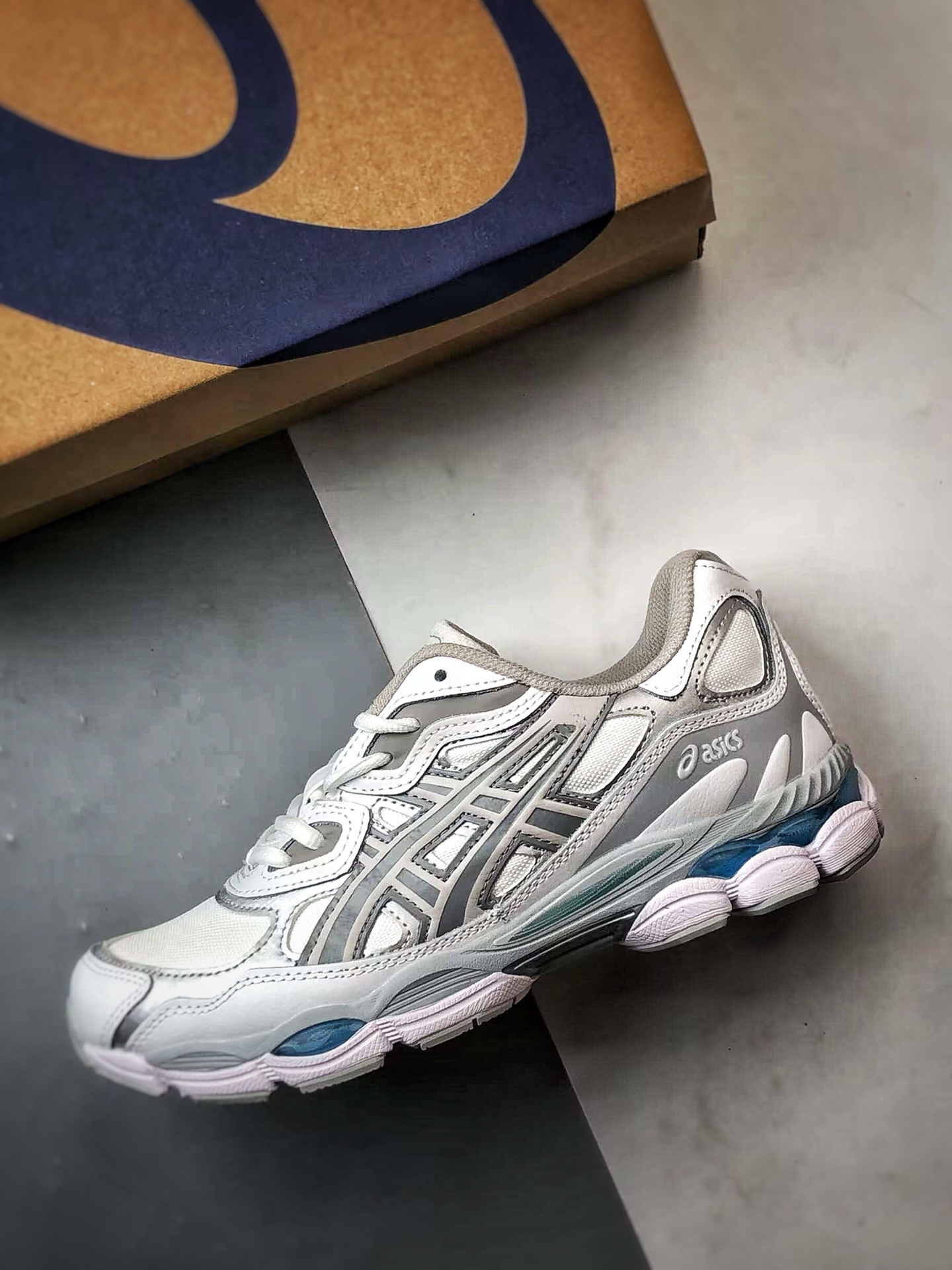 Asics Gel-NYC 复古单品 白灰色 亚瑟士新款厚底街头运动休闲鞋