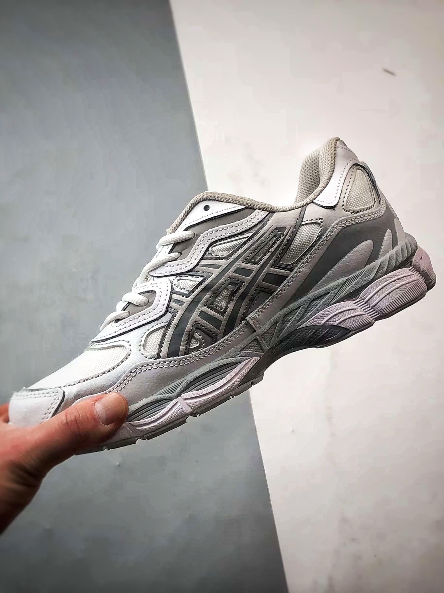 Asics Gel-NYC 复古单品 白灰色 亚瑟士新款厚底街头运动休闲鞋