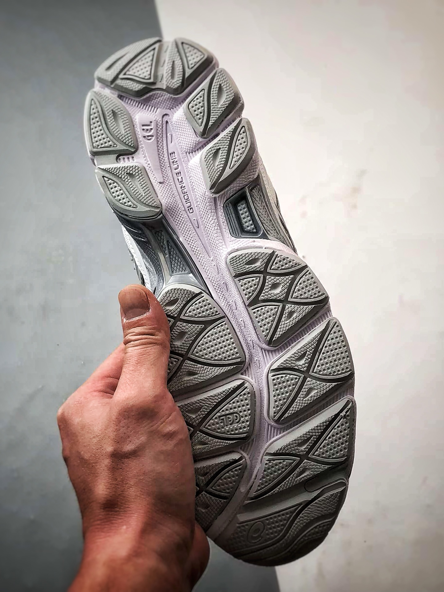 Asics Gel-NYC 复古单品 白灰色 亚瑟士新款厚底街头运动休闲鞋