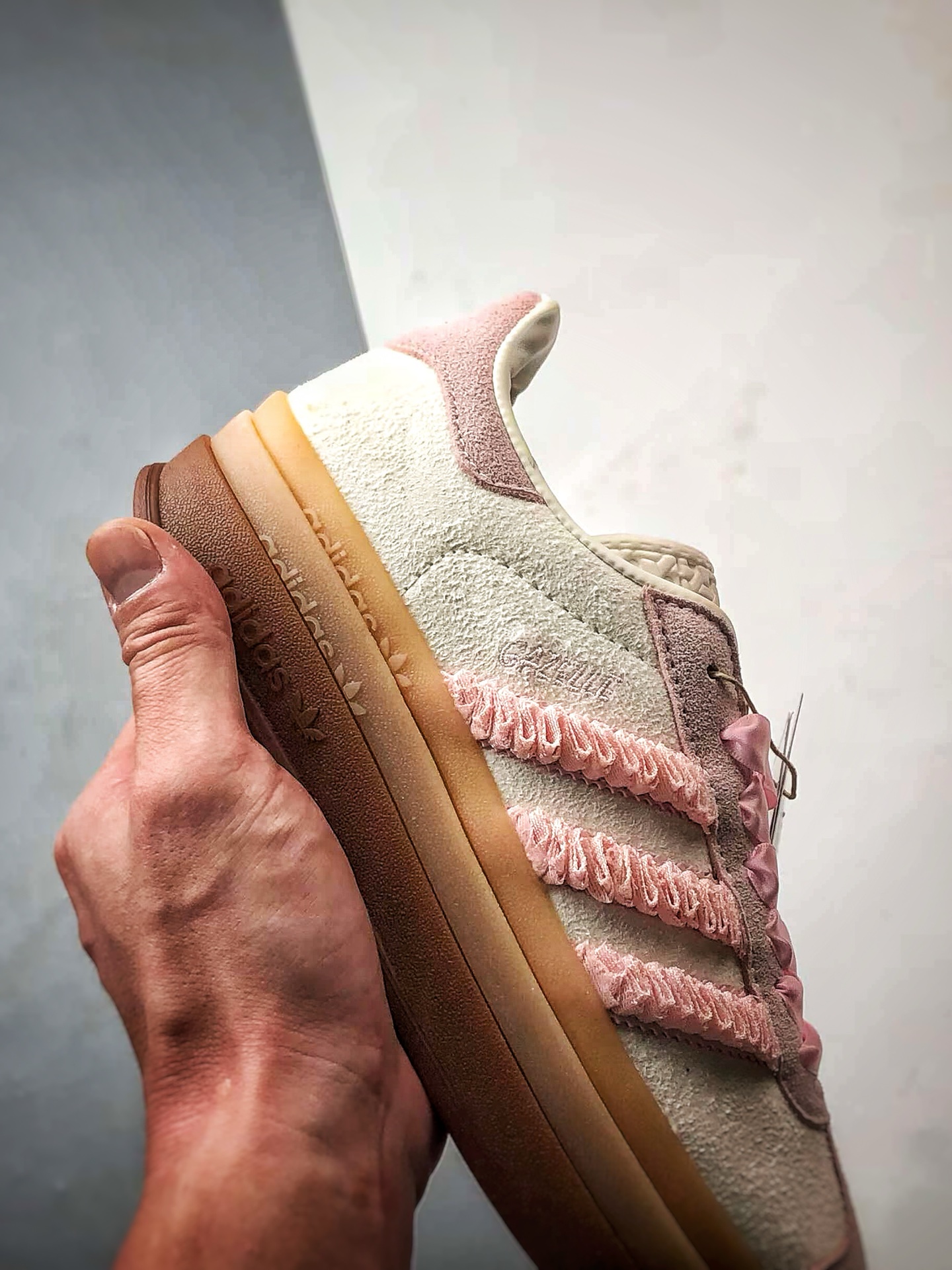 AD Originals Gazelle Bold 白粉 厚底防滑休闲板鞋 JR8374