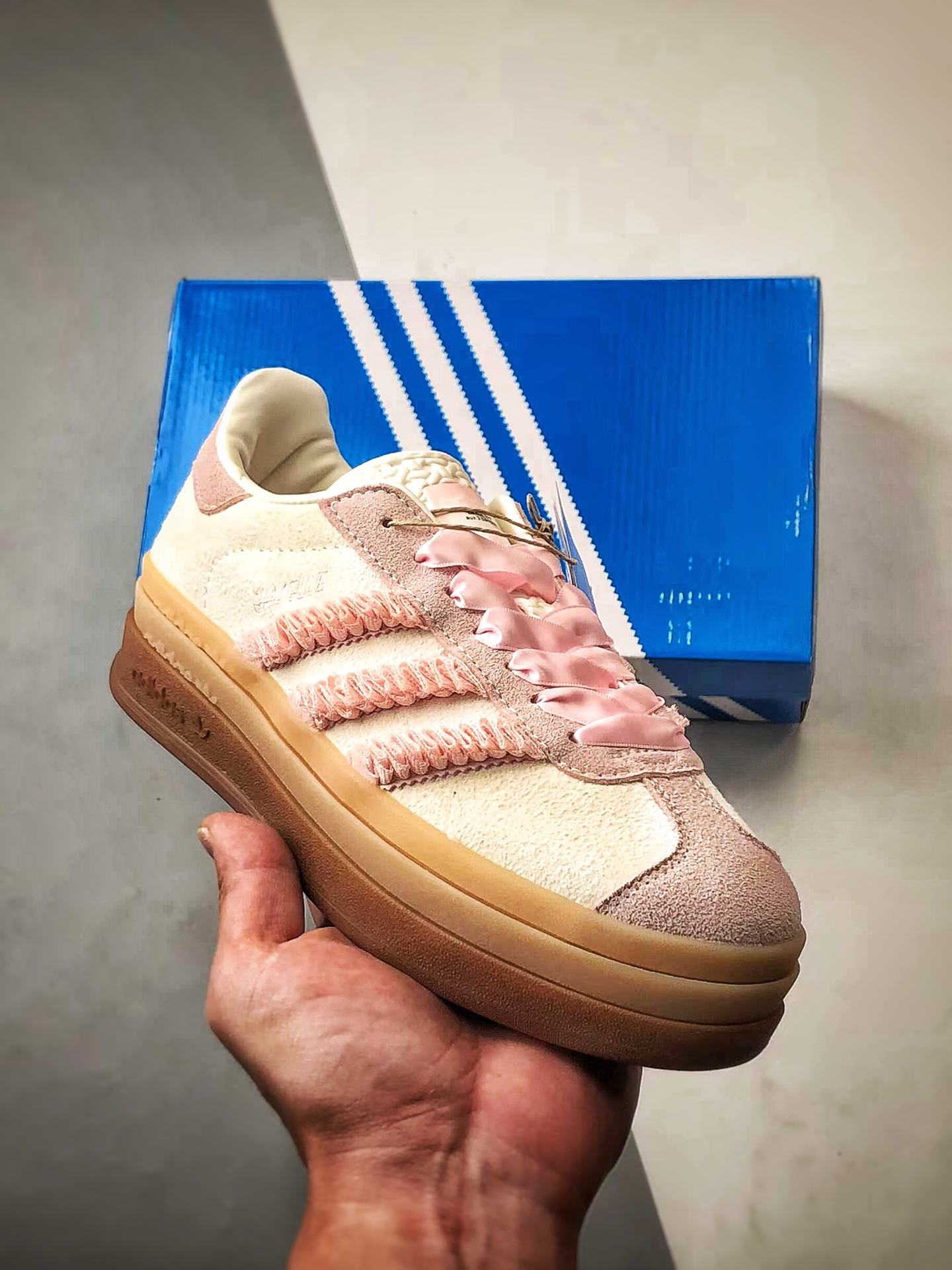 AD Originals Gazelle Bold 白粉 厚底防滑休闲板鞋 JR8374