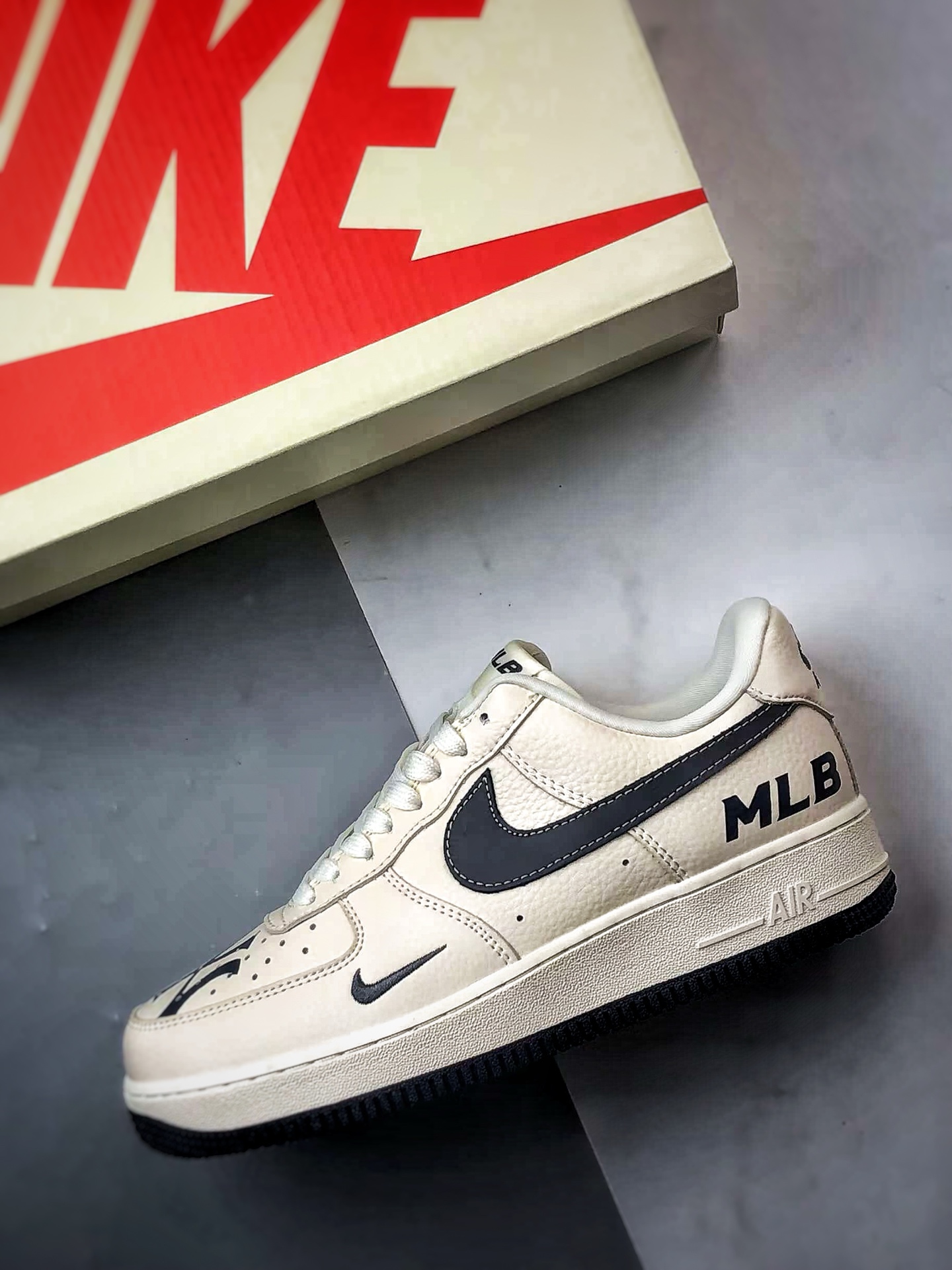 260 MLB x Air Force 1 Low 米白黑 DF0188-051