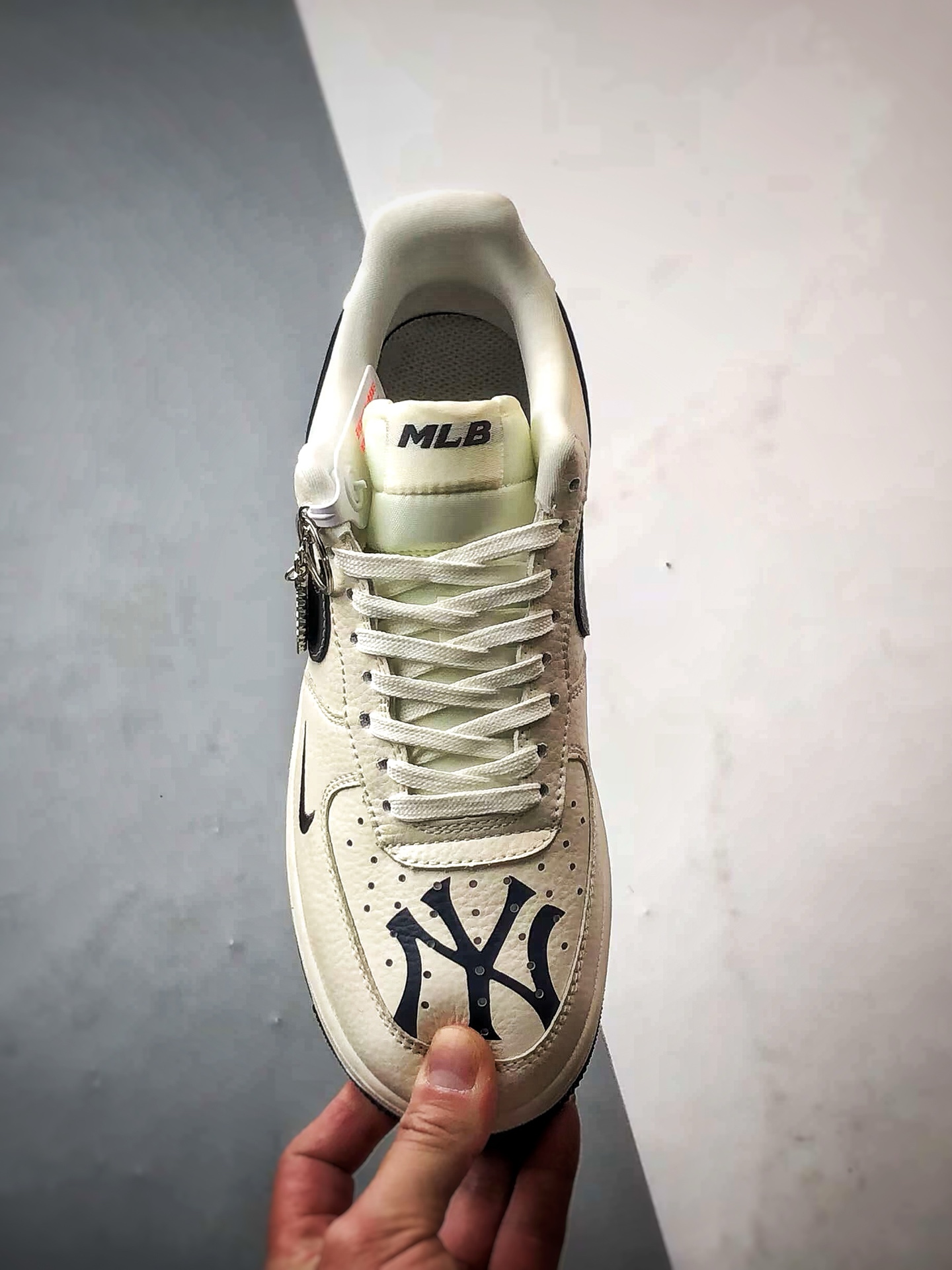 260 MLB x Air Force 1 Low 米白黑 DF0188-051