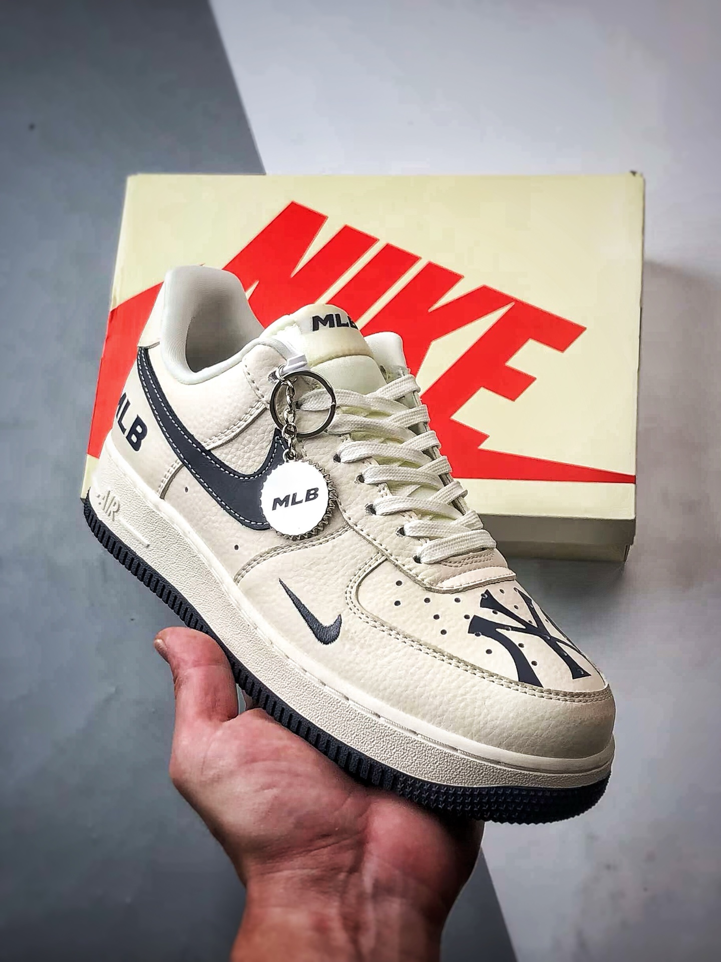 260 MLB x Air Force 1 Low 米白黑 DF0188-051