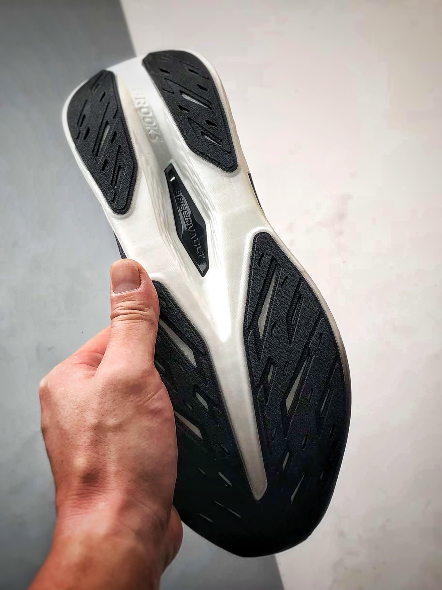 200 Brooks/布鲁克斯 Hyperion Max 2 黑白 马拉松竞速专业透气跑步鞋