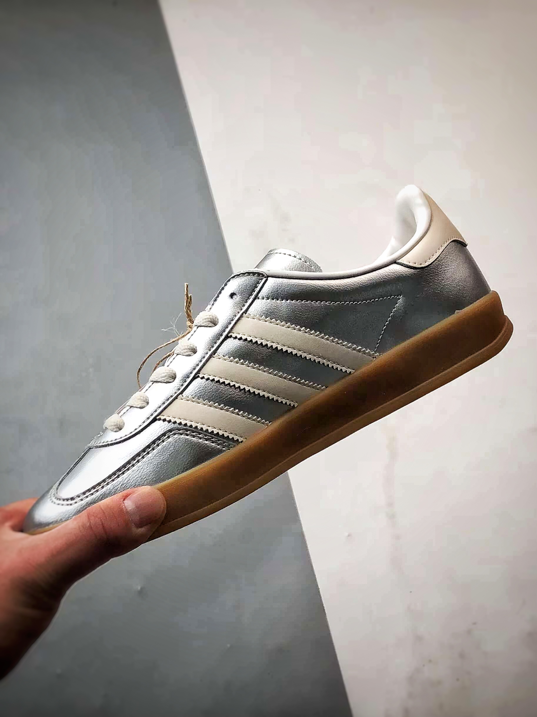 200 AD Originals Gazelle Indoor 金属银 三叶草复古休闲运动板鞋 JR1206