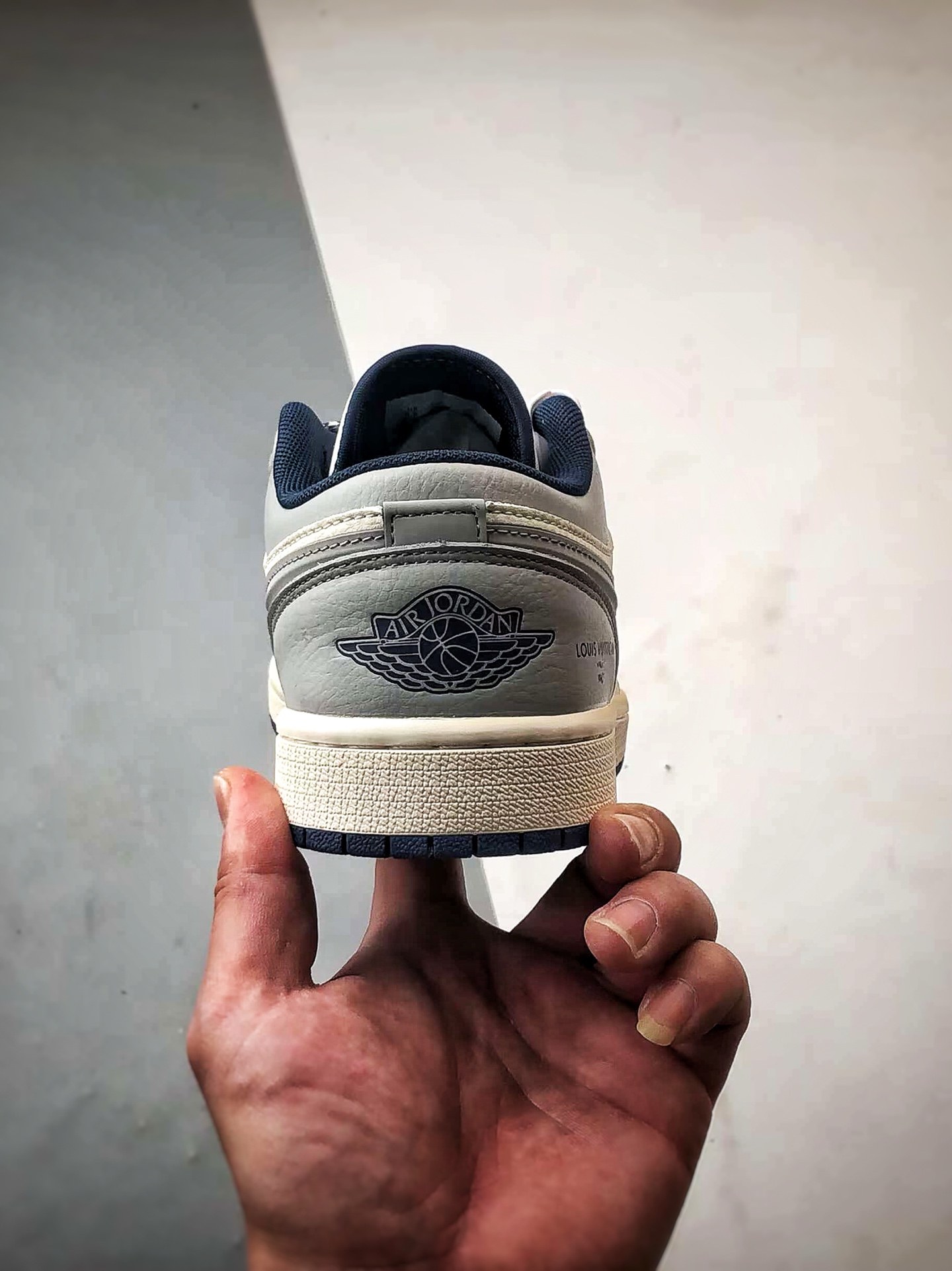 290 Air Jordan 1 Low ”高端定制” LV米灰蓝反光钩 XS6086-557