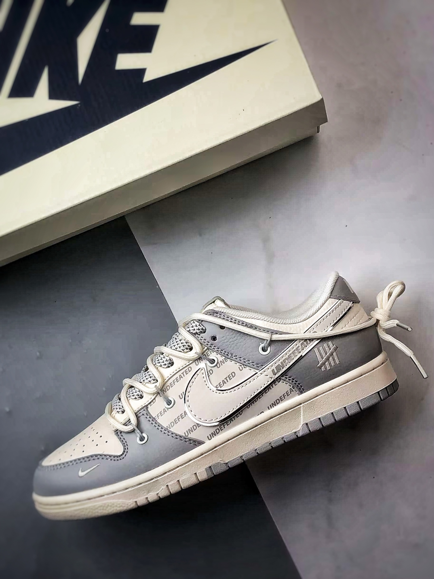 310 NK Dunk Low Retro ”DIY高端定制” 五道杠米白灰解构 低帮休闲运动板鞋 DM6868-079