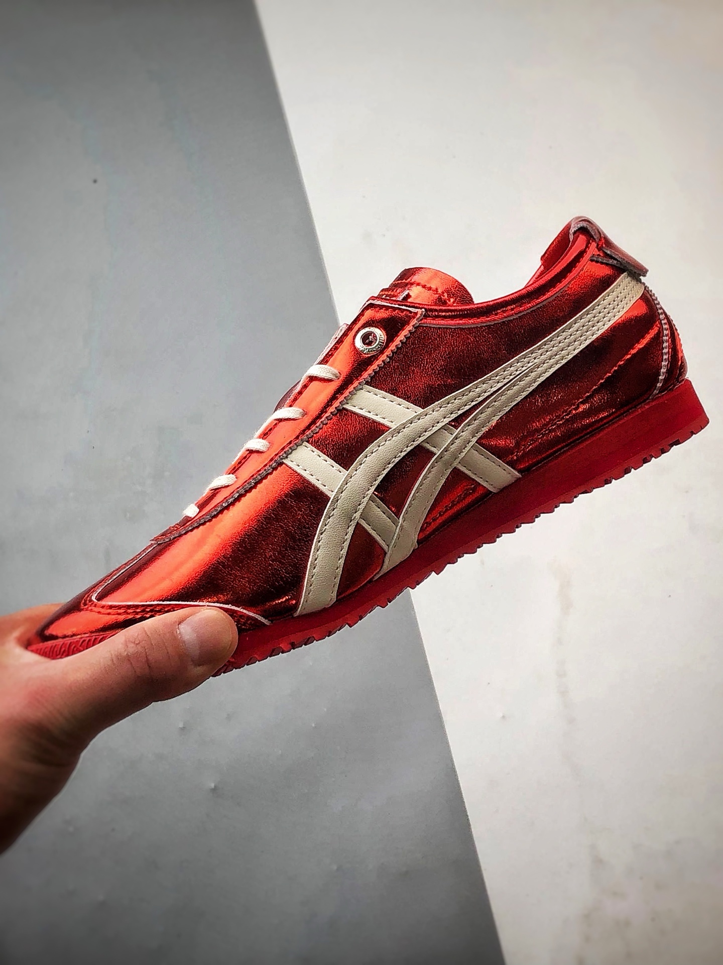 180 Asics 鬼冢虎 Mexico 66 SD 红色镜面 1183C468-701