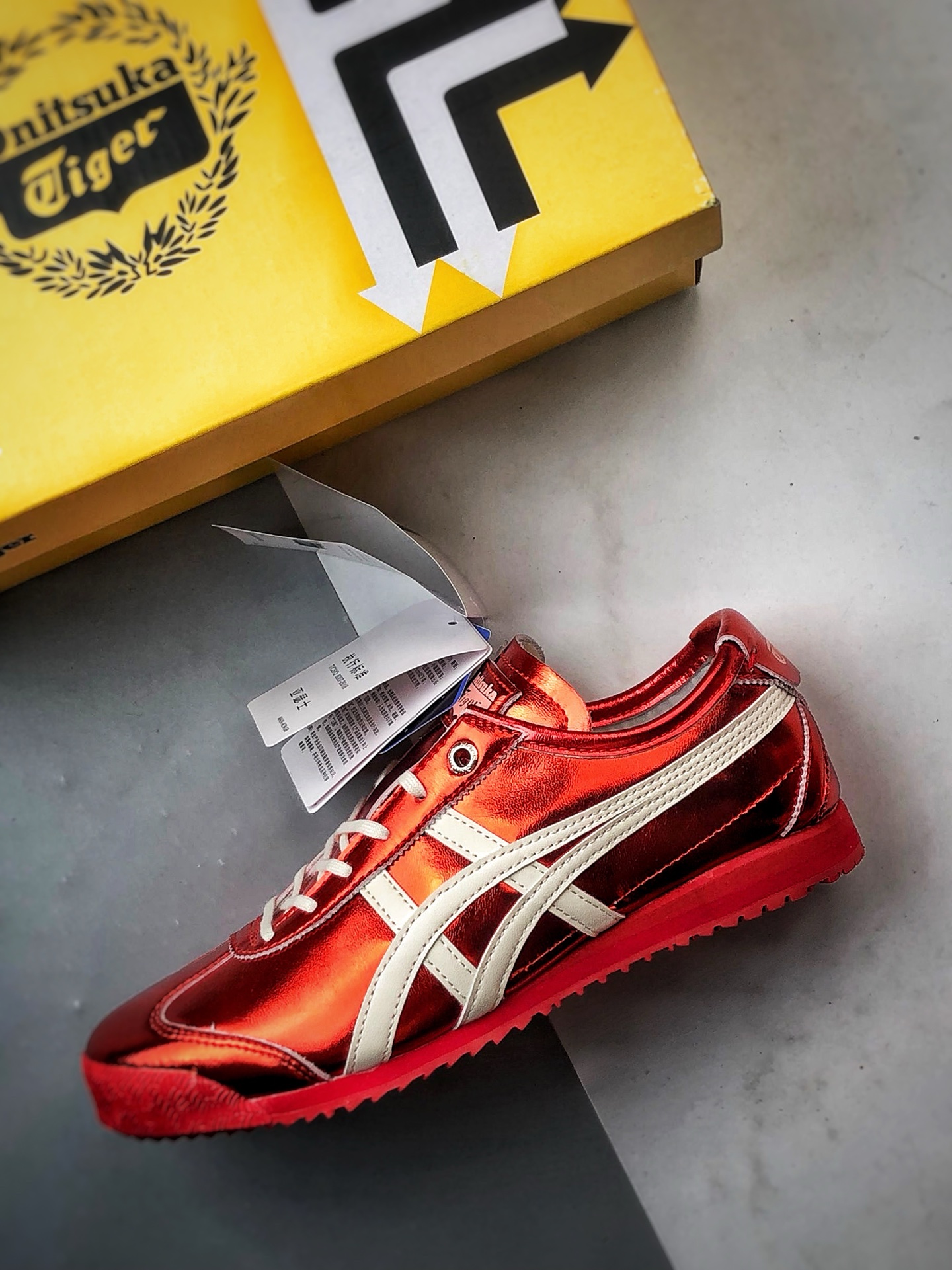 180 Asics 鬼冢虎 Mexico 66 SD 红色镜面 1183C468-701