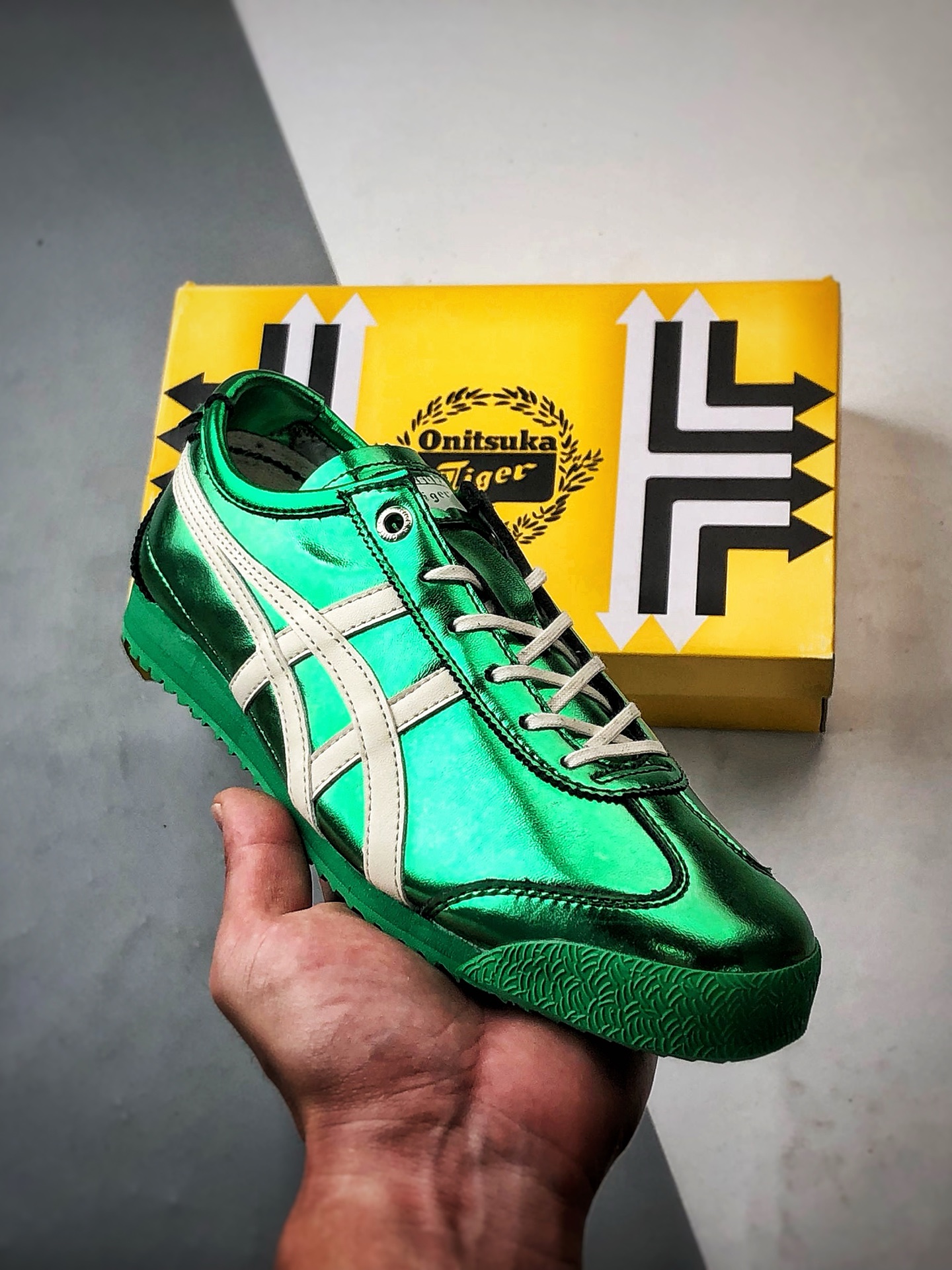 180 Asics 鬼冢虎 Mexico 66 SD 绿色镜面 1183C468-301