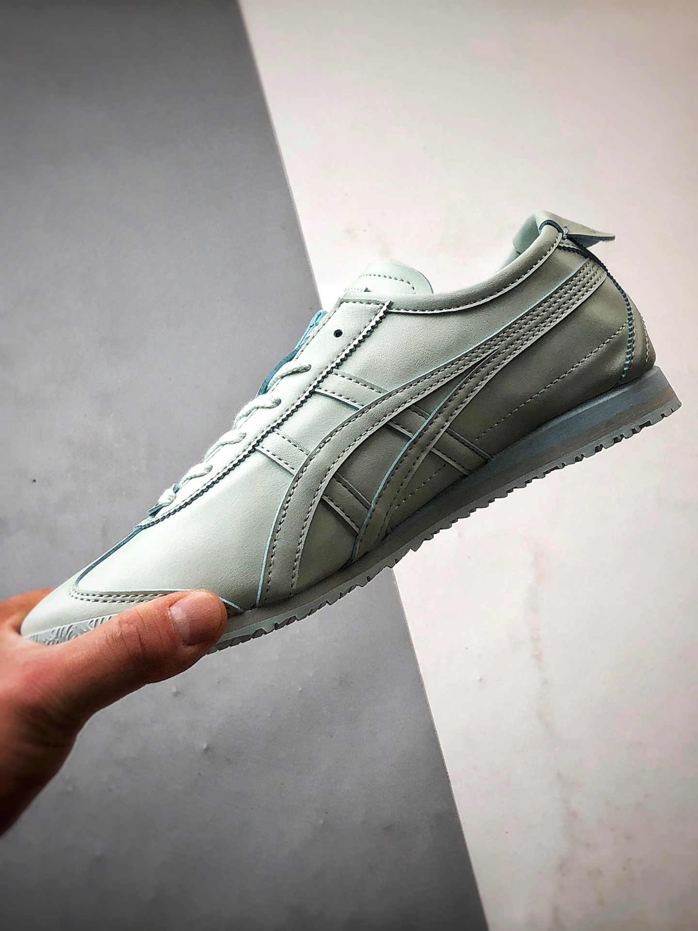 180 Asics 鬼冢虎 Mexico 66 Cactful-S 浅蓝色 1183C347-400