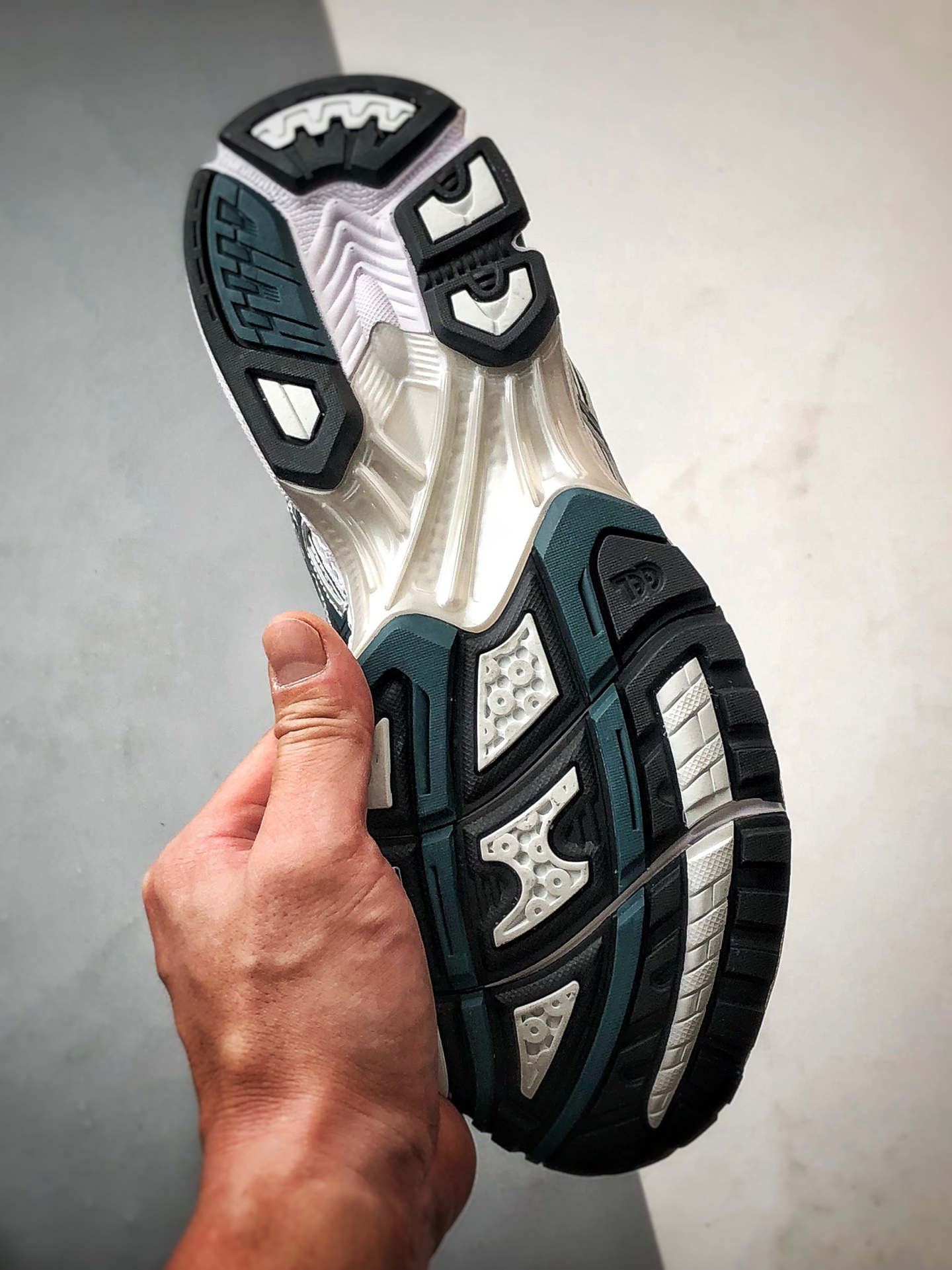 230 Asics Gel-Nimbus 10.1 森林绿 亚瑟士复古先锋潮流拼接休闲跑步鞋