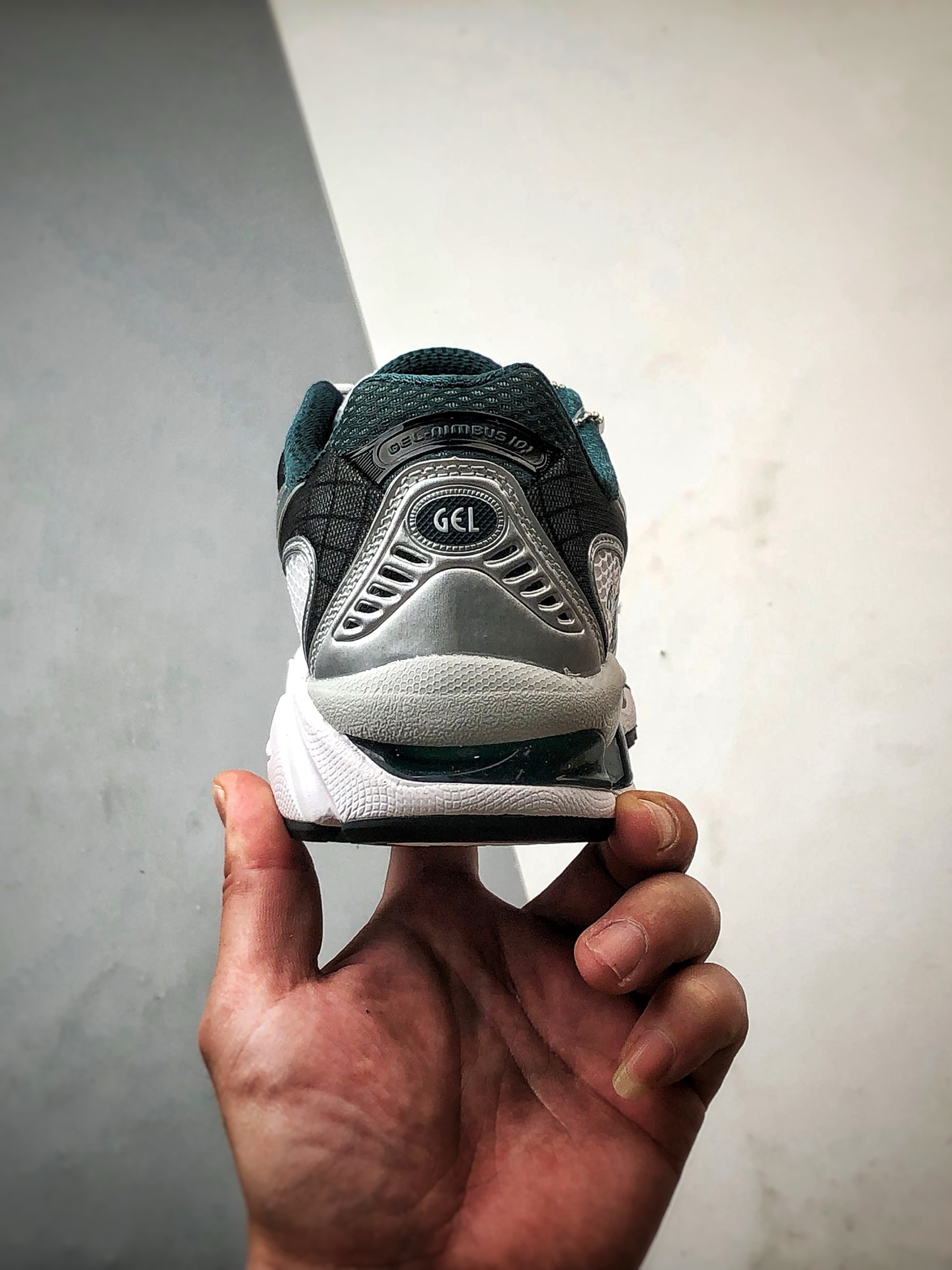 230 Asics Gel-Nimbus 10.1 森林绿 亚瑟士复古先锋潮流拼接休闲跑步鞋