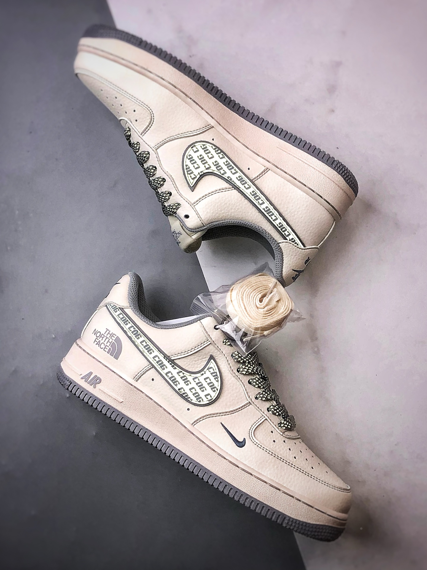 280 TNF x Air Force 1 Low 米灰印字反光钩 HH7518-052