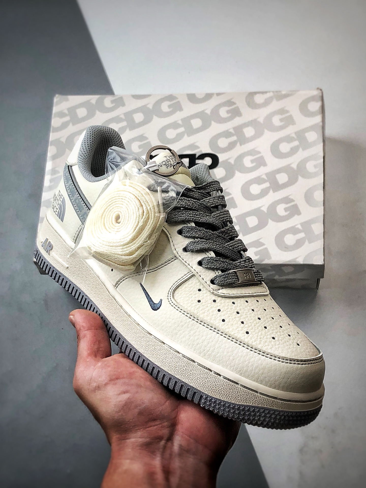 280 TNF x Air Force 1 Low 米灰印字反光钩 HH7518-052