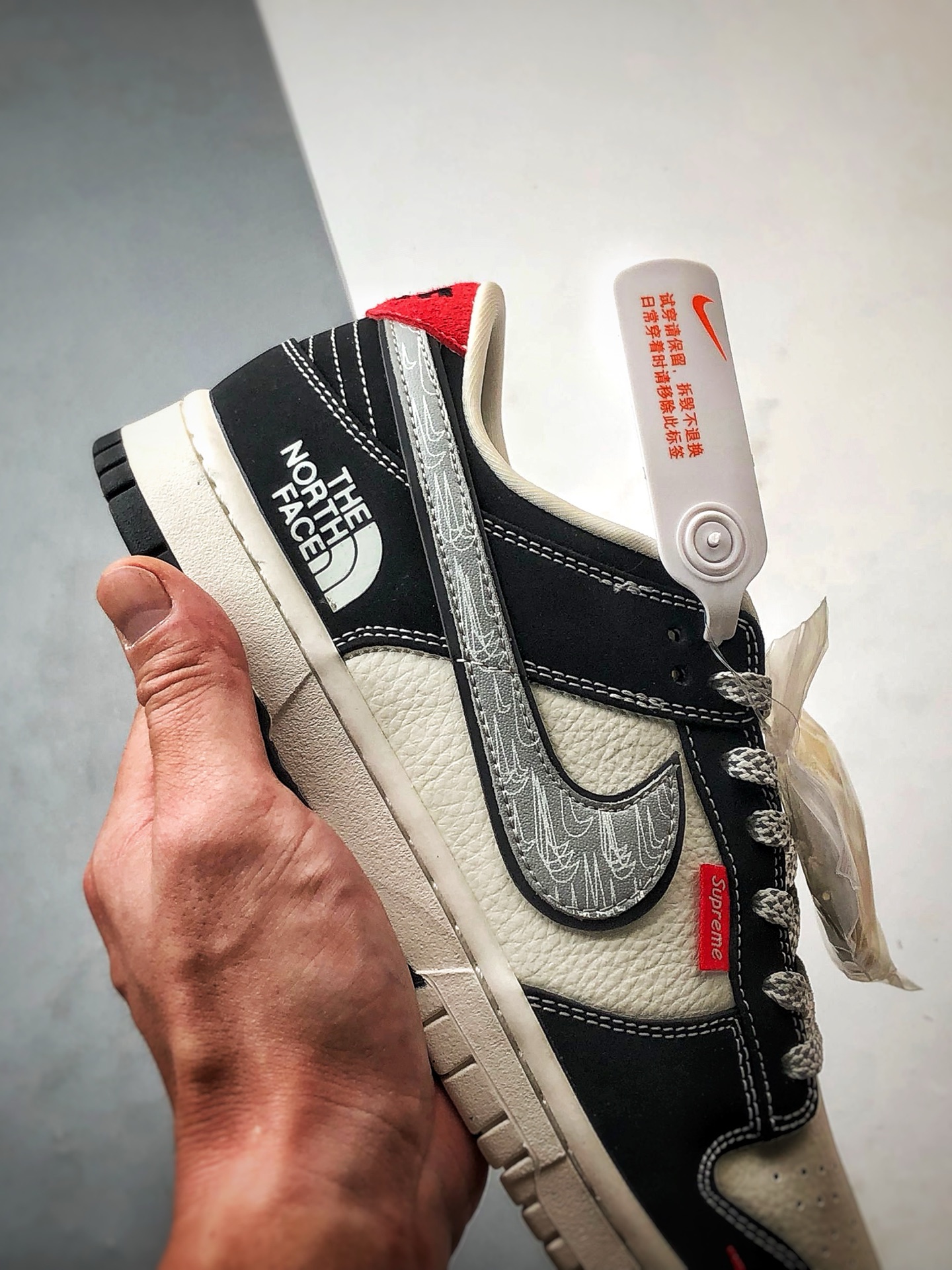 310 NK Dunk Low Retro ”DIY高端定制” 北面白黑涂鸦灰钩 低帮休闲运动板鞋 CS1688-105
