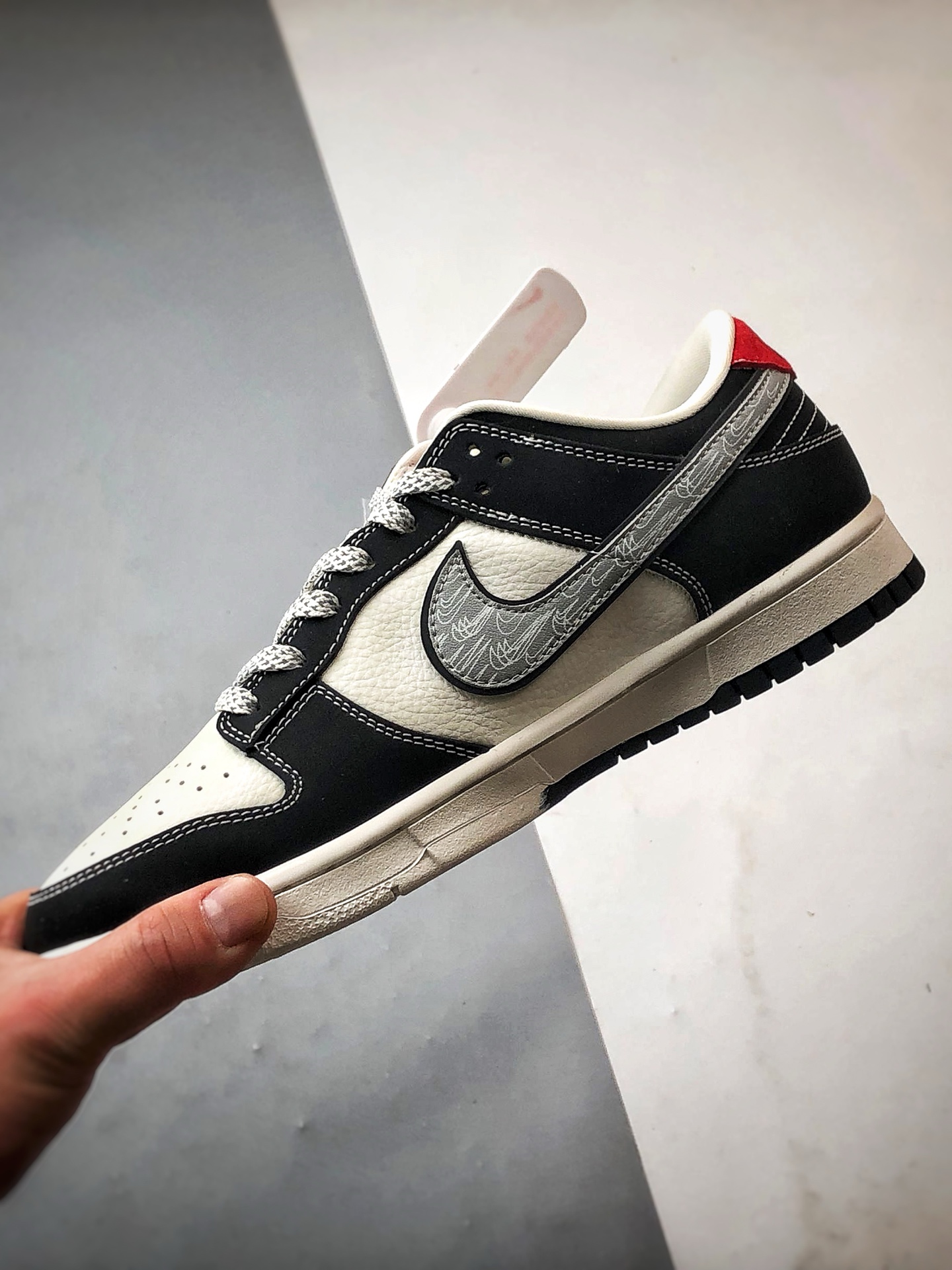 310 NK Dunk Low Retro ”DIY高端定制” 北面白黑涂鸦灰钩 低帮休闲运动板鞋 CS1688-105