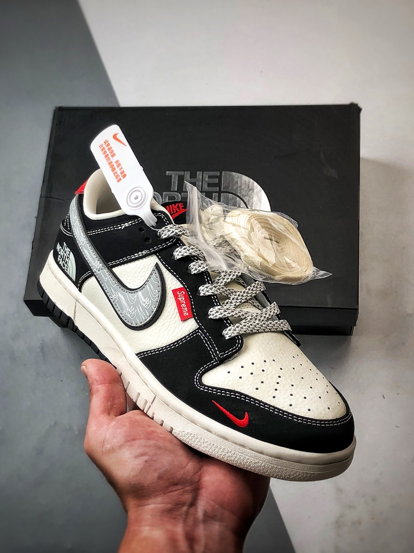 310 NK Dunk Low Retro ”DIY高端定制” 北面白黑涂鸦灰钩 低帮休闲运动板鞋 CS1688-105