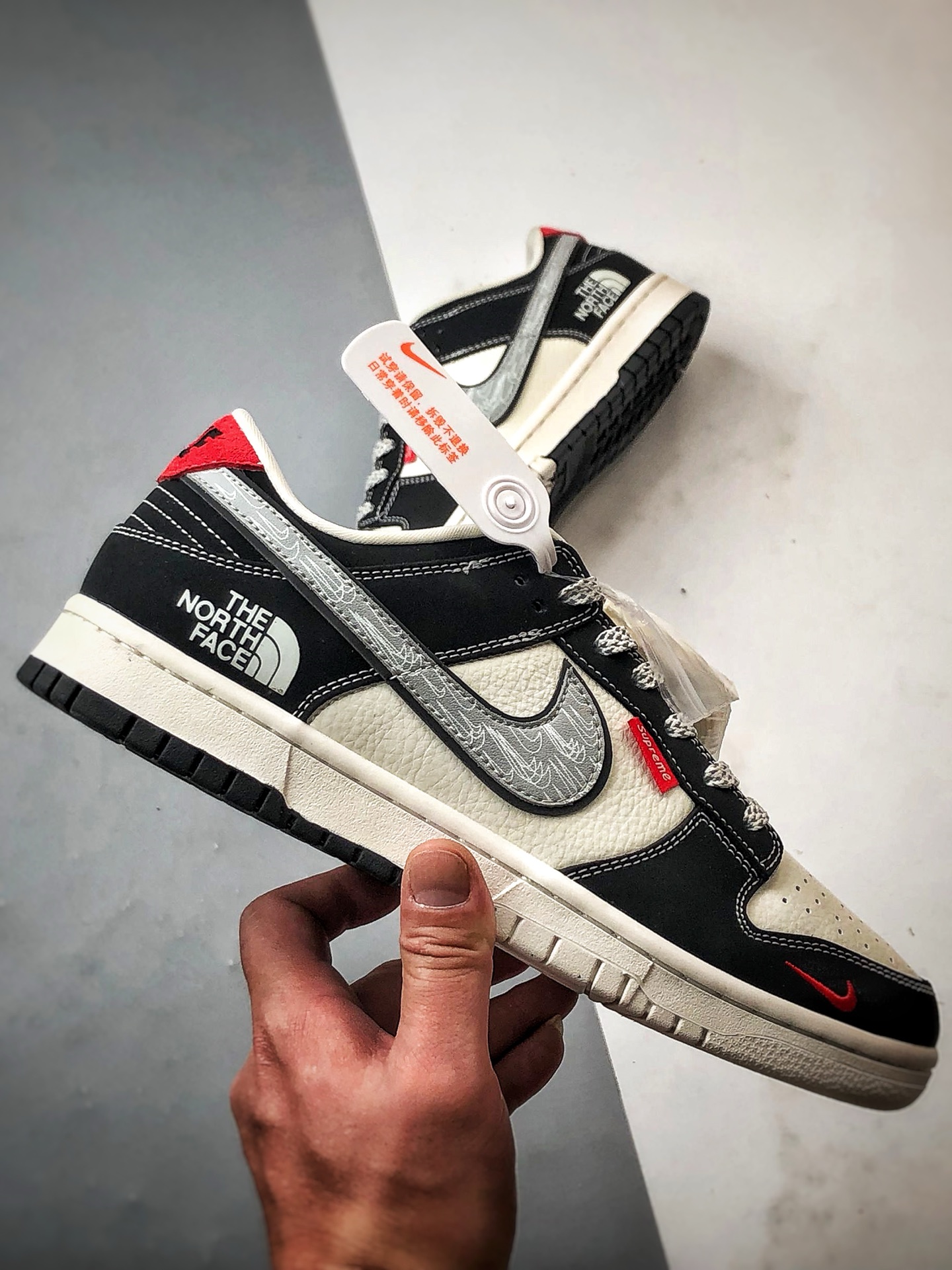 310 NK Dunk Low Retro ”DIY高端定制” 北面白黑涂鸦灰钩 低帮休闲运动板鞋 CS1688-105