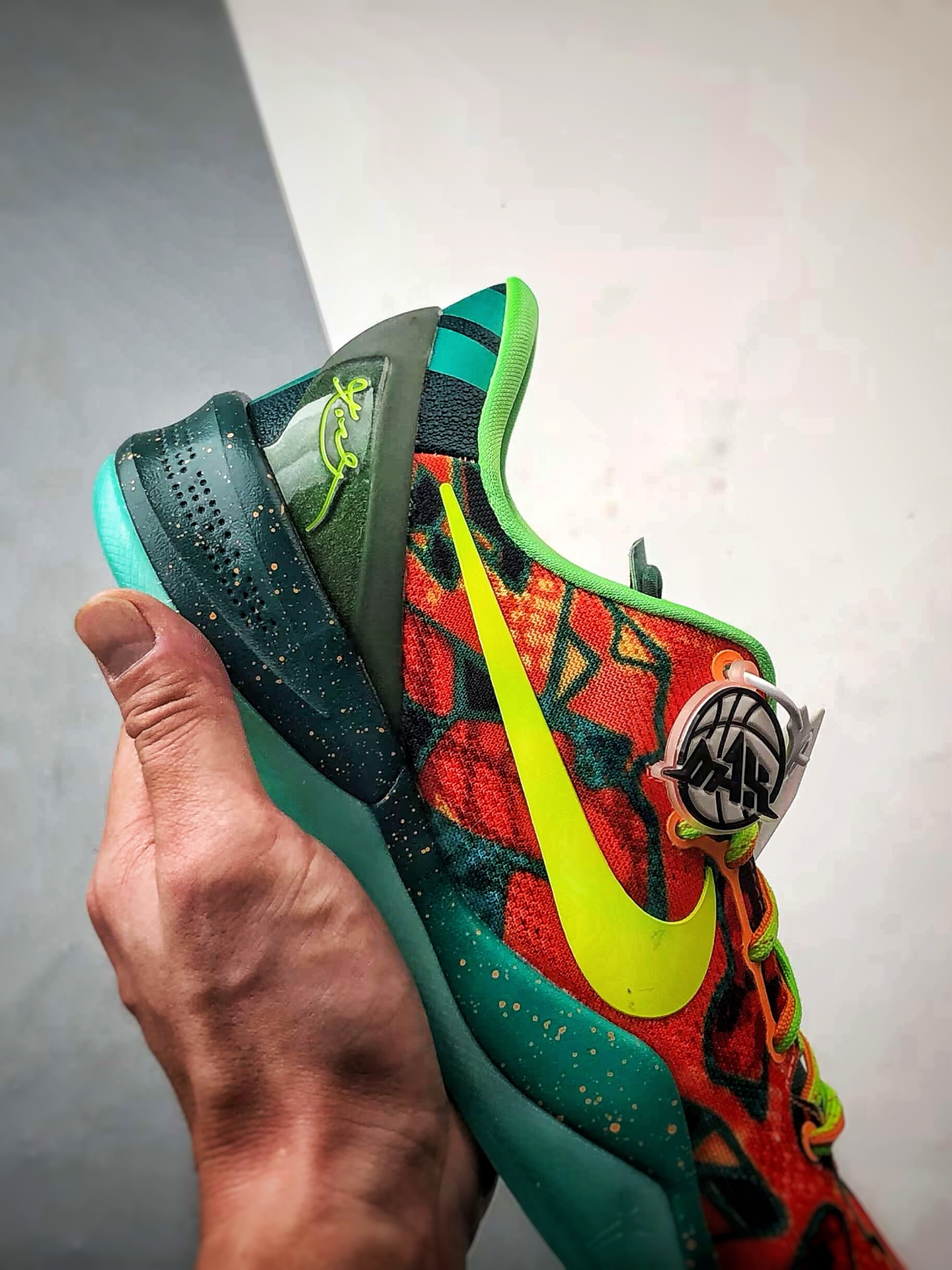 400 NK Kobe 8 What The Kobe (WTK) 鸳鸯 灭世纯原科比8代 橙蓝拼色鸳鸯 HM9621-900