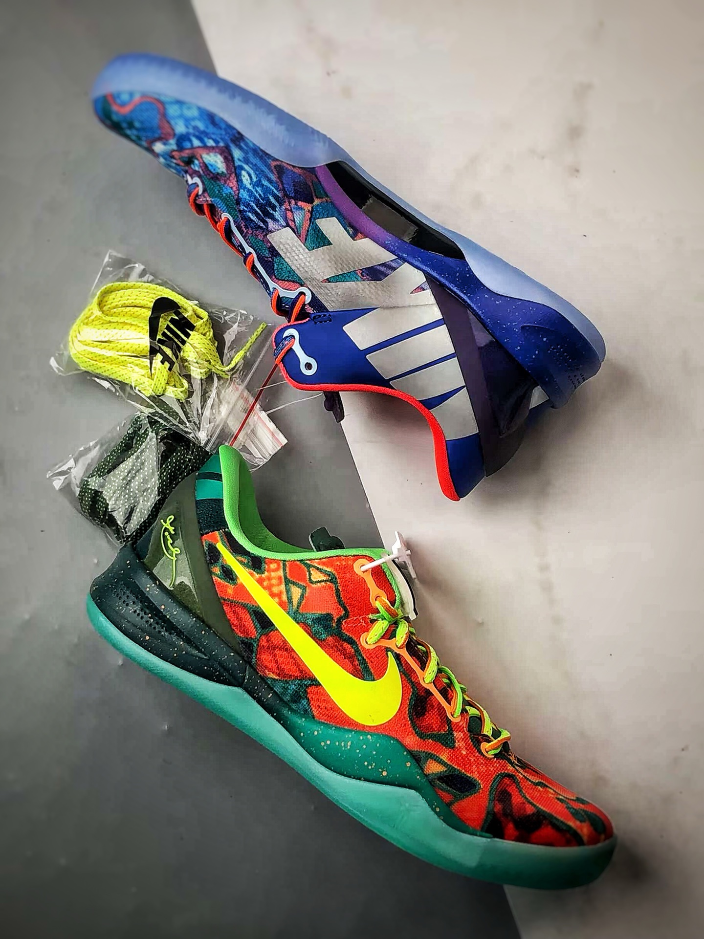 400 NK Kobe 8 What The Kobe (WTK) 鸳鸯 灭世纯原科比8代 橙蓝拼色鸳鸯 HM9621-900