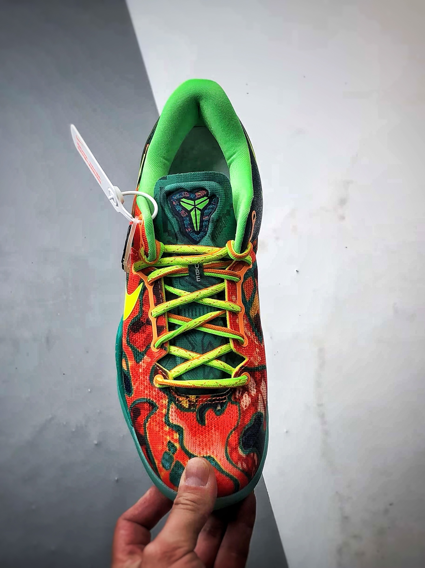 400 NK Kobe 8 What The Kobe (WTK) 鸳鸯 灭世纯原科比8代 橙蓝拼色鸳鸯 HM9621-900