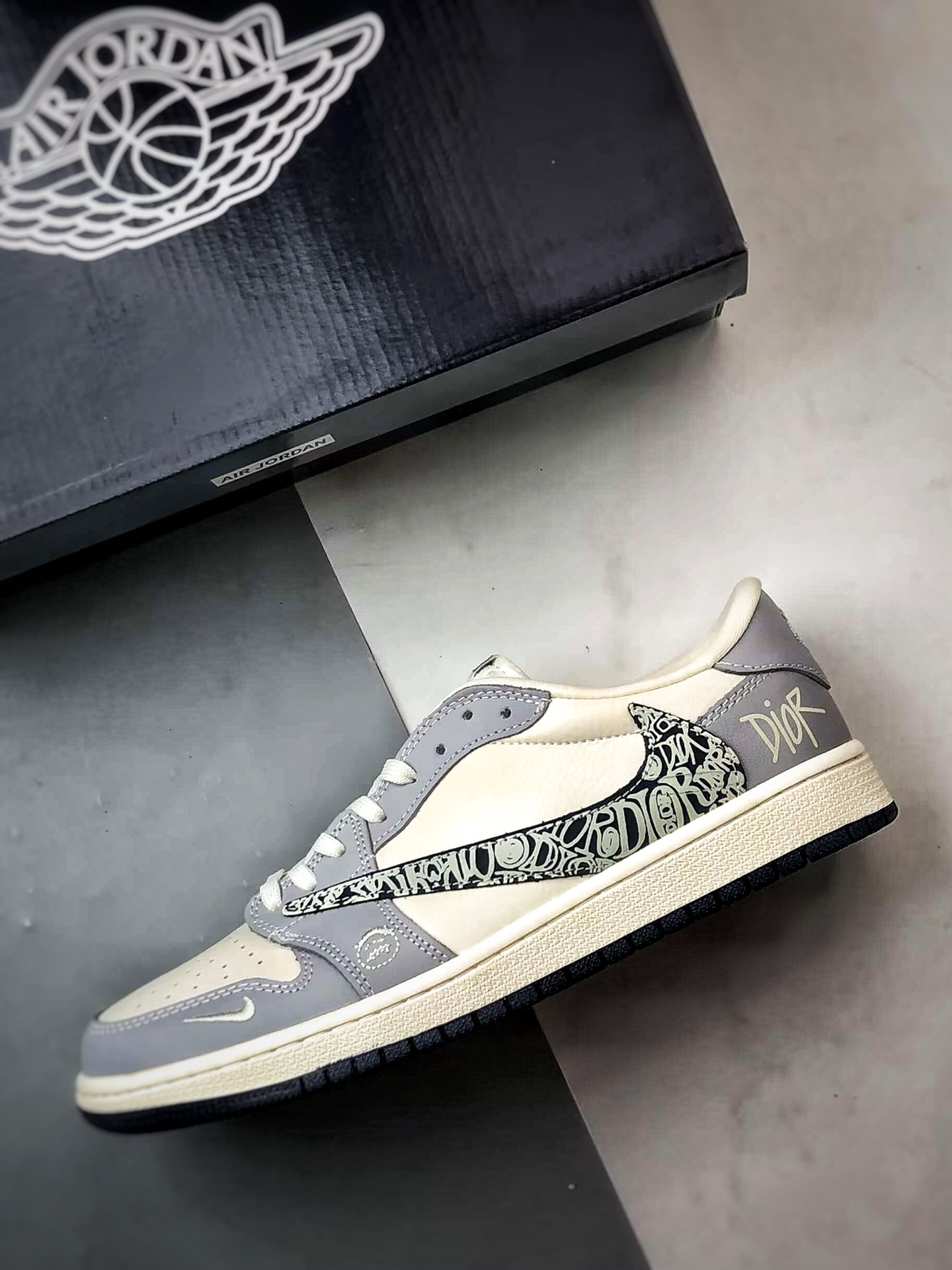 290 Air Jordan 1 Low ”高端定制” 迪奥米灰黑印花倒钩 XS2024-023