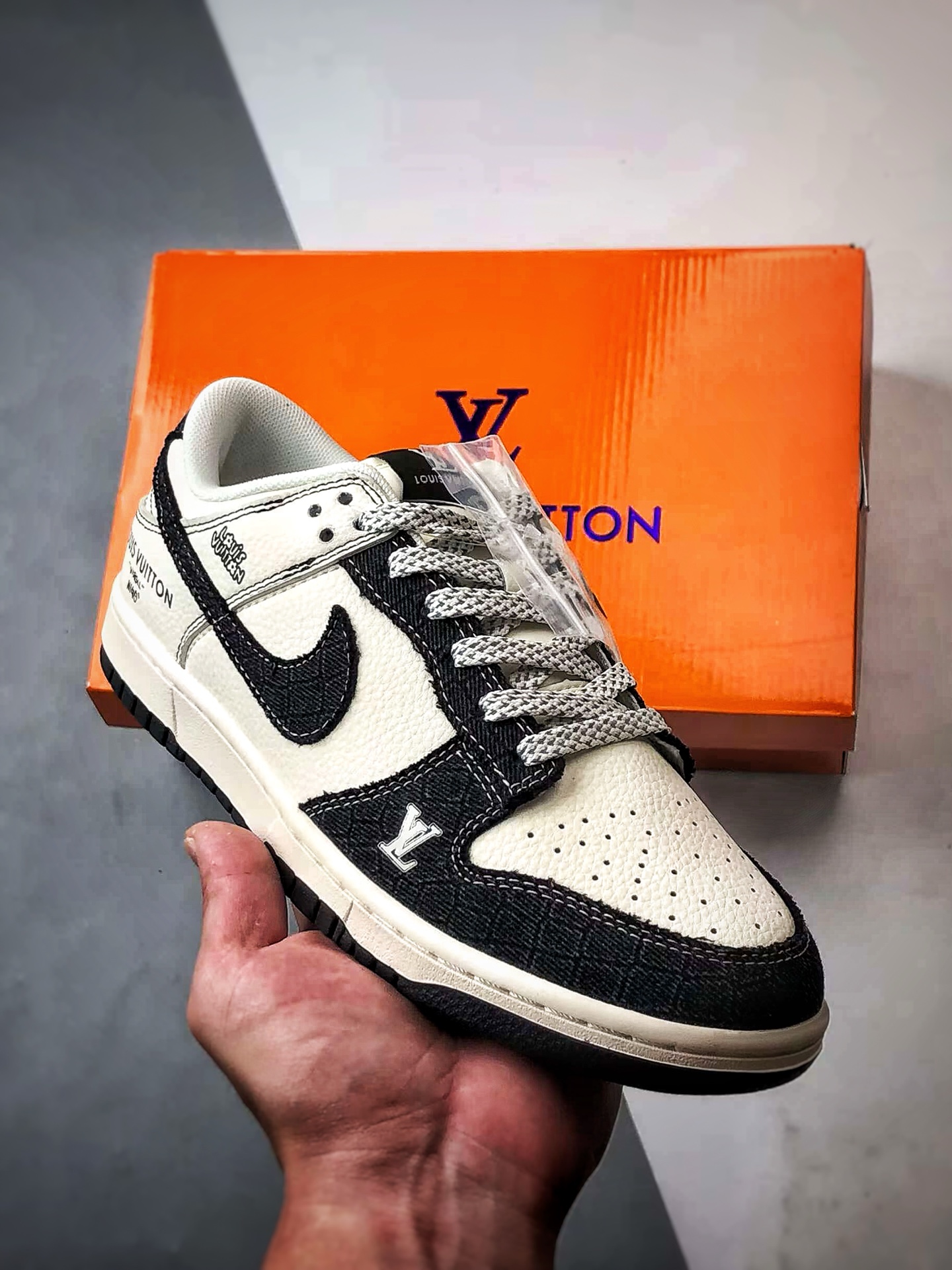 290 NK Dunk Low Retro ”DIY高端定制” LV牛仔米白黑 低帮休闲运动板鞋 FC1688-223