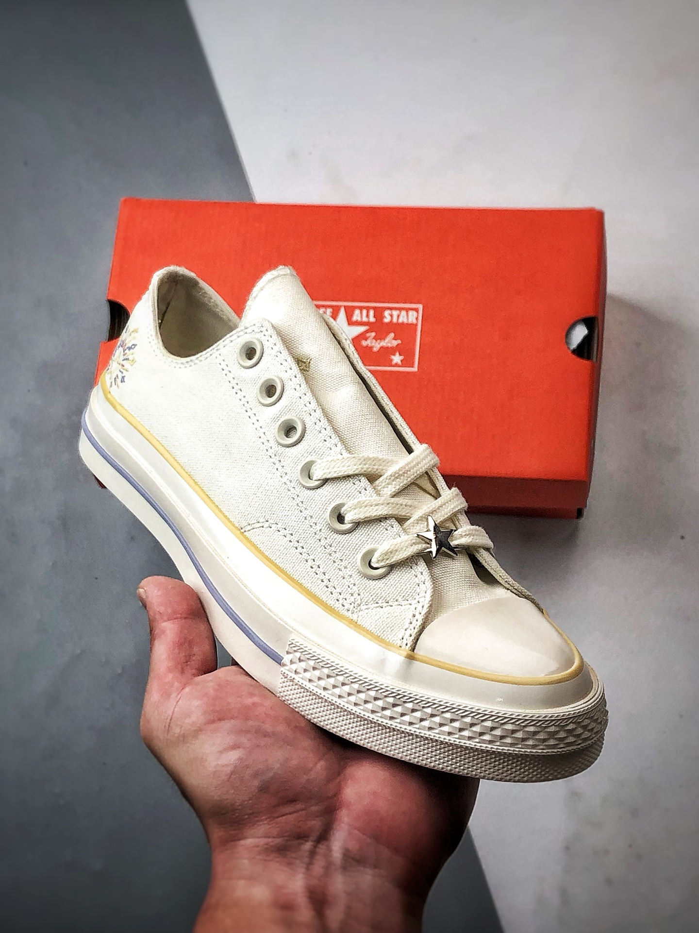 140 Converse Chuck 1970s Seasonal 米白 匡威日月星辰低帮硫化帆布鞋 A15750C