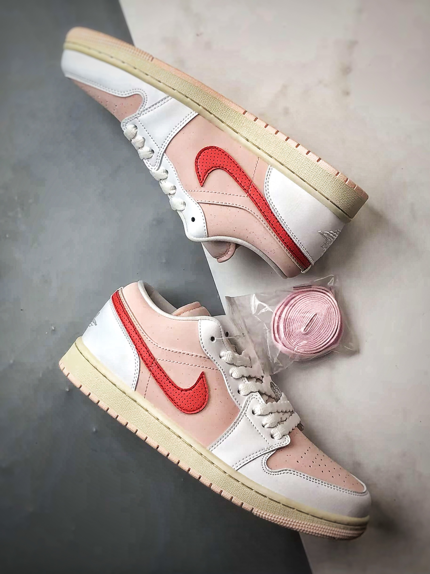 200 Air Jordan 1 Low 粉白色 IB8156-133