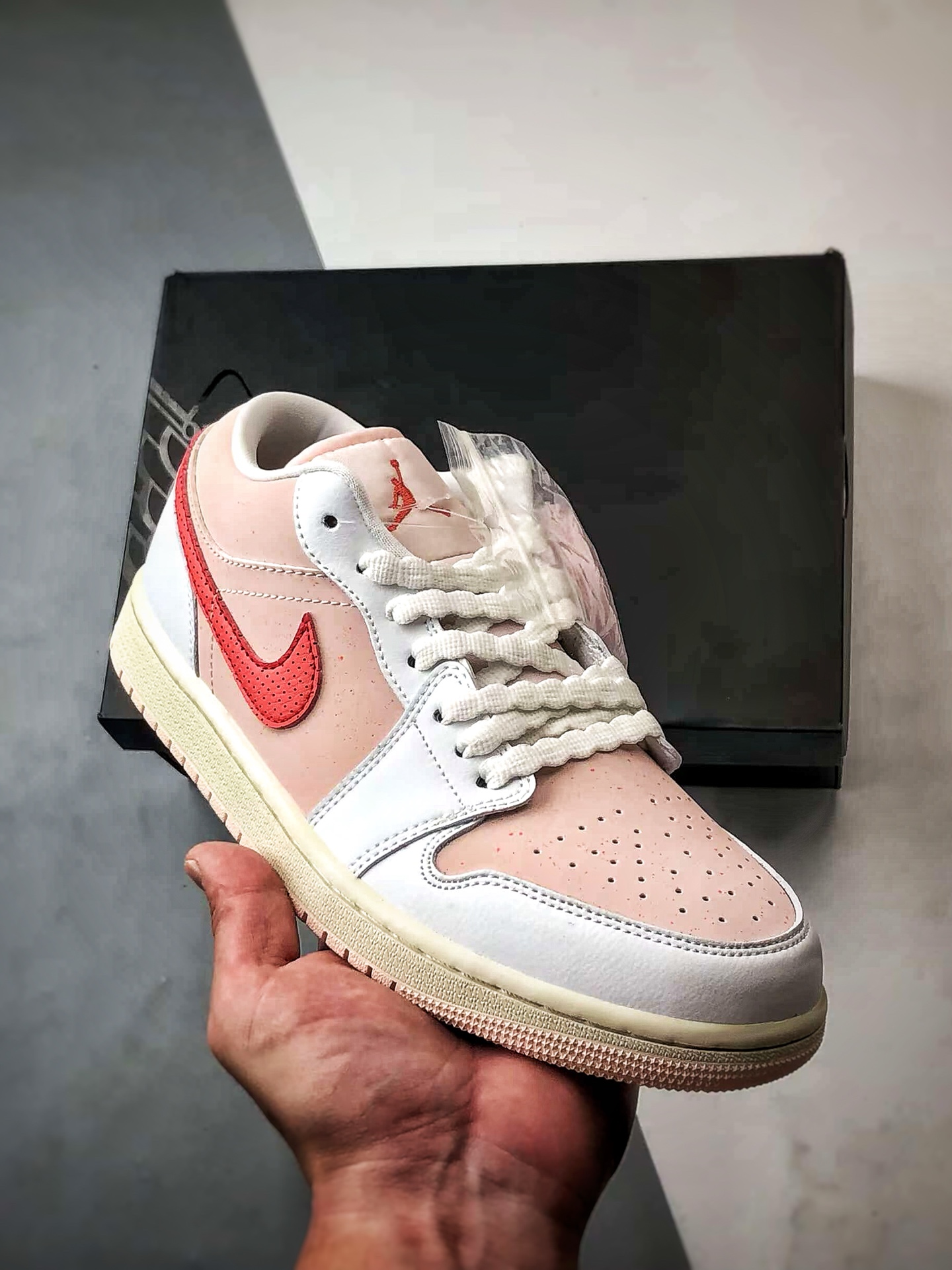 200 Air Jordan 1 Low 粉白色 IB8156-133