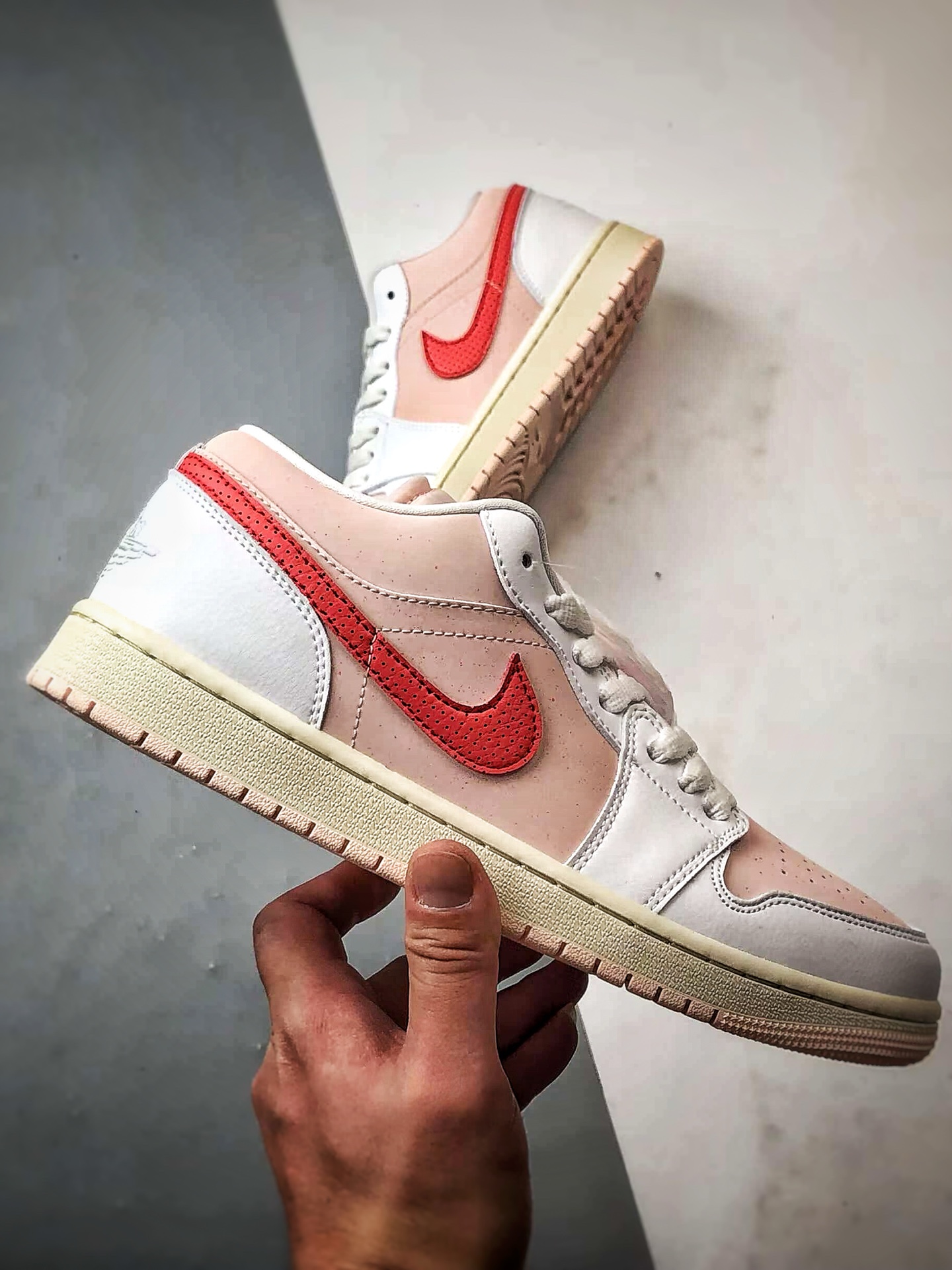 200 Air Jordan 1 Low 粉白色 IB8156-133