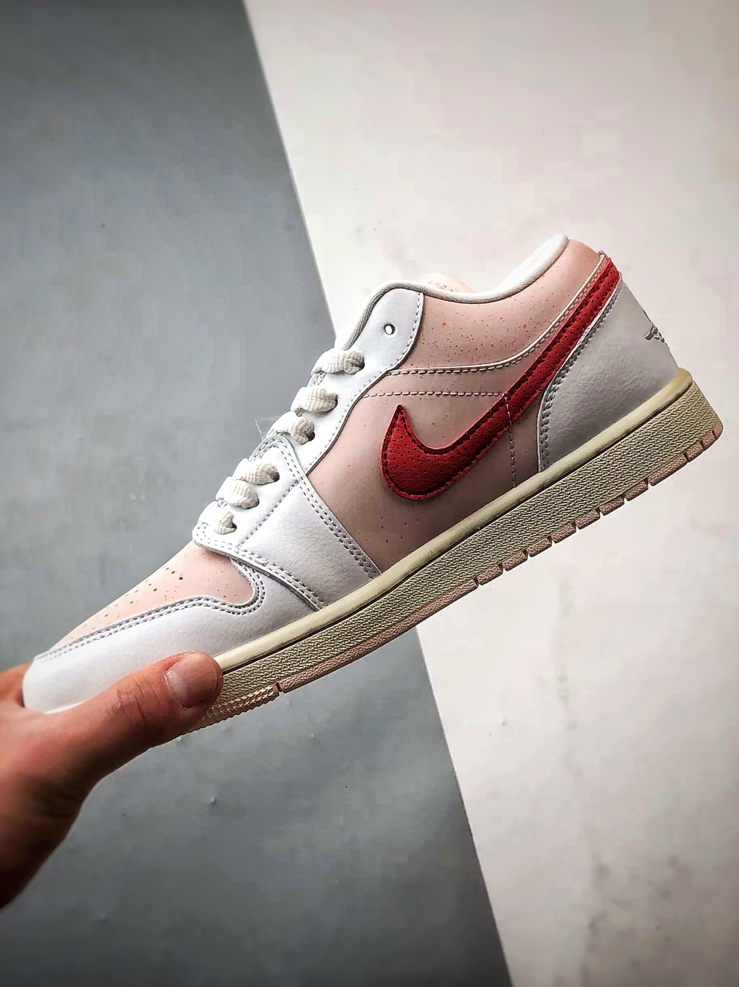 200 Air Jordan 1 Low 粉白色 IB8156-133
