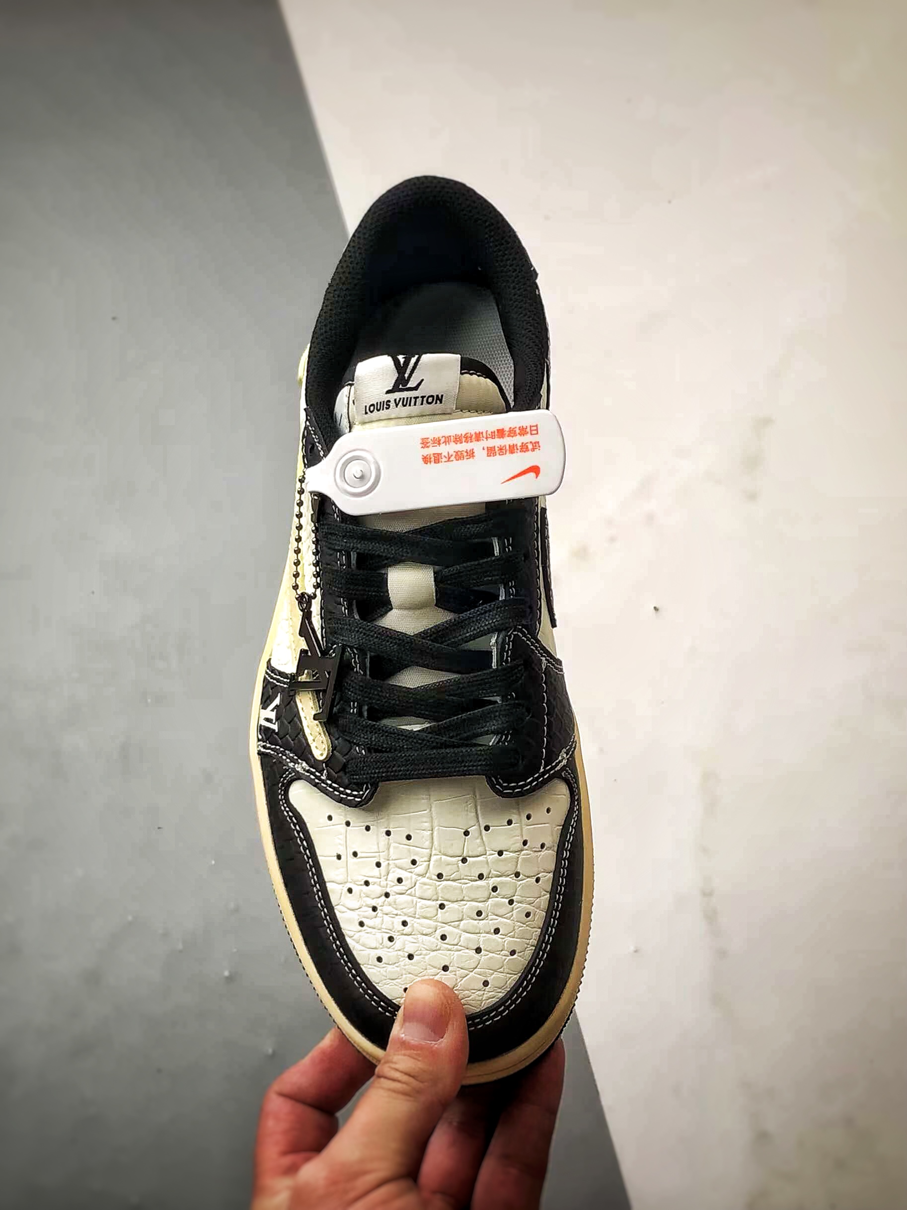 290 Air Jordan 1 Low ”高端定制” LV鳄鱼纹米白黑做旧倒钩 XX3168-152