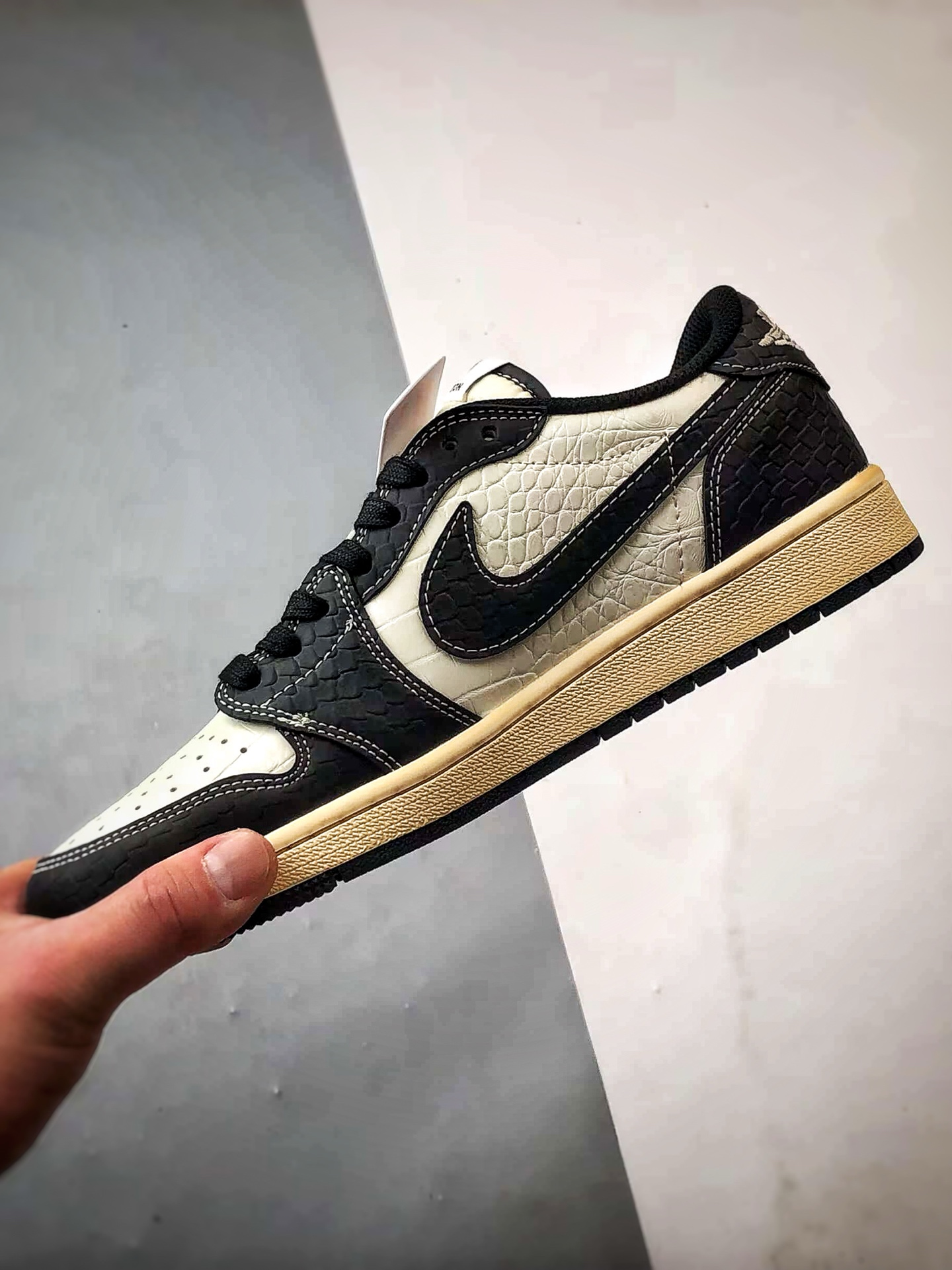 290 Air Jordan 1 Low ”高端定制” LV鳄鱼纹米白黑做旧倒钩 XX3168-152