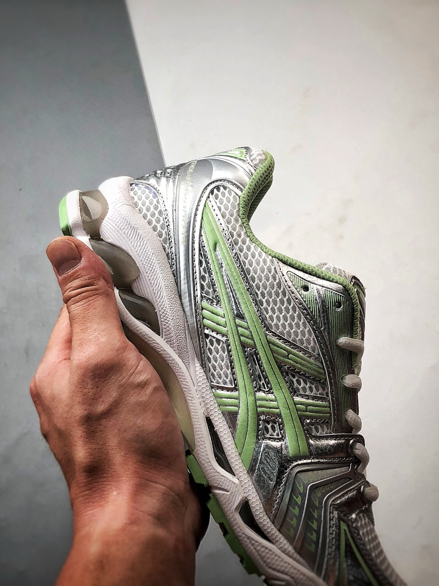 Asics Gel-Kayano 14 银绿 亚瑟士14代 纳米纤维气垫百搭休闲运动慢跑鞋 1202A056-105