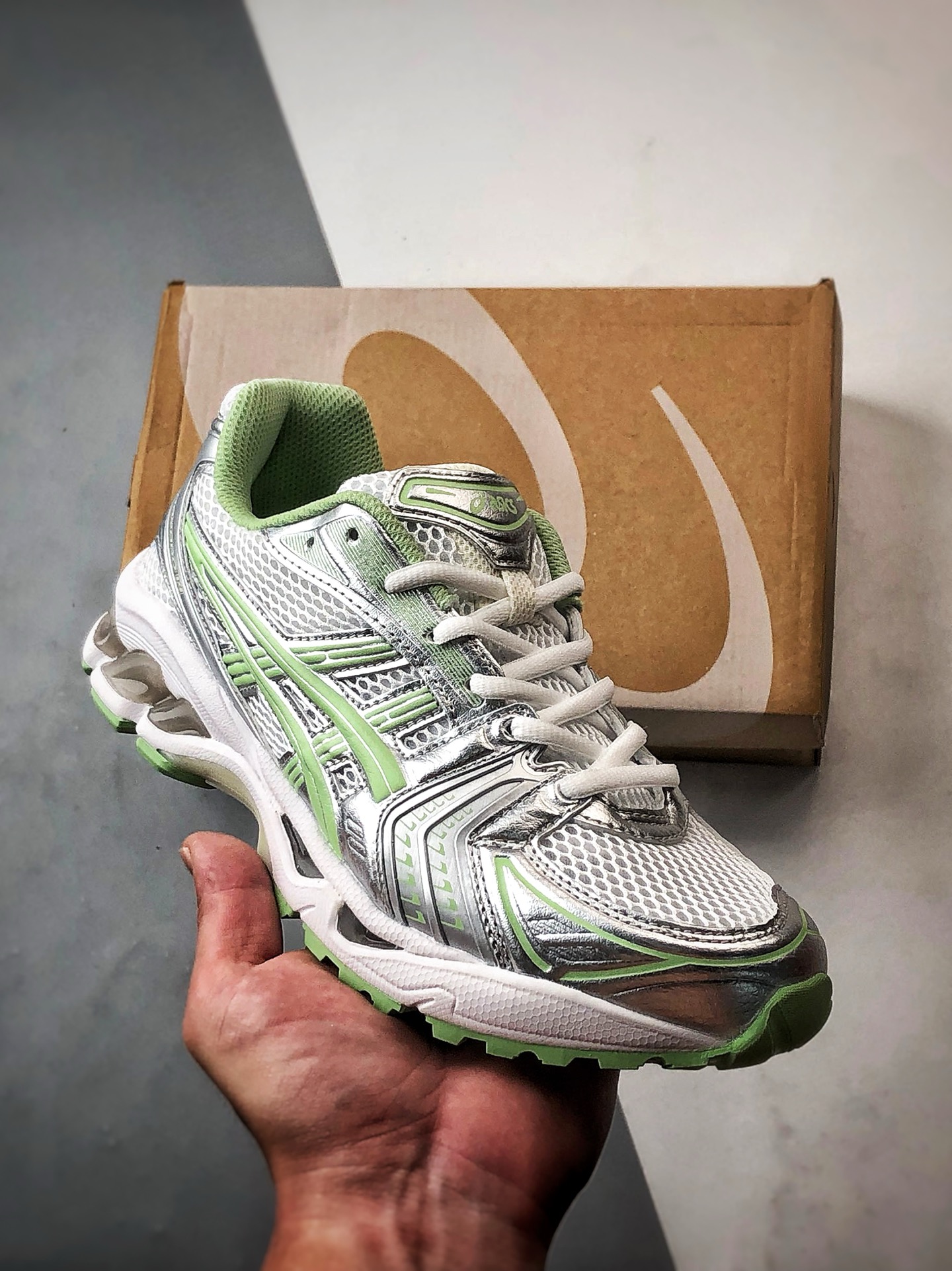 Asics Gel-Kayano 14 银绿 亚瑟士14代 纳米纤维气垫百搭休闲运动慢跑鞋 1202A056-105