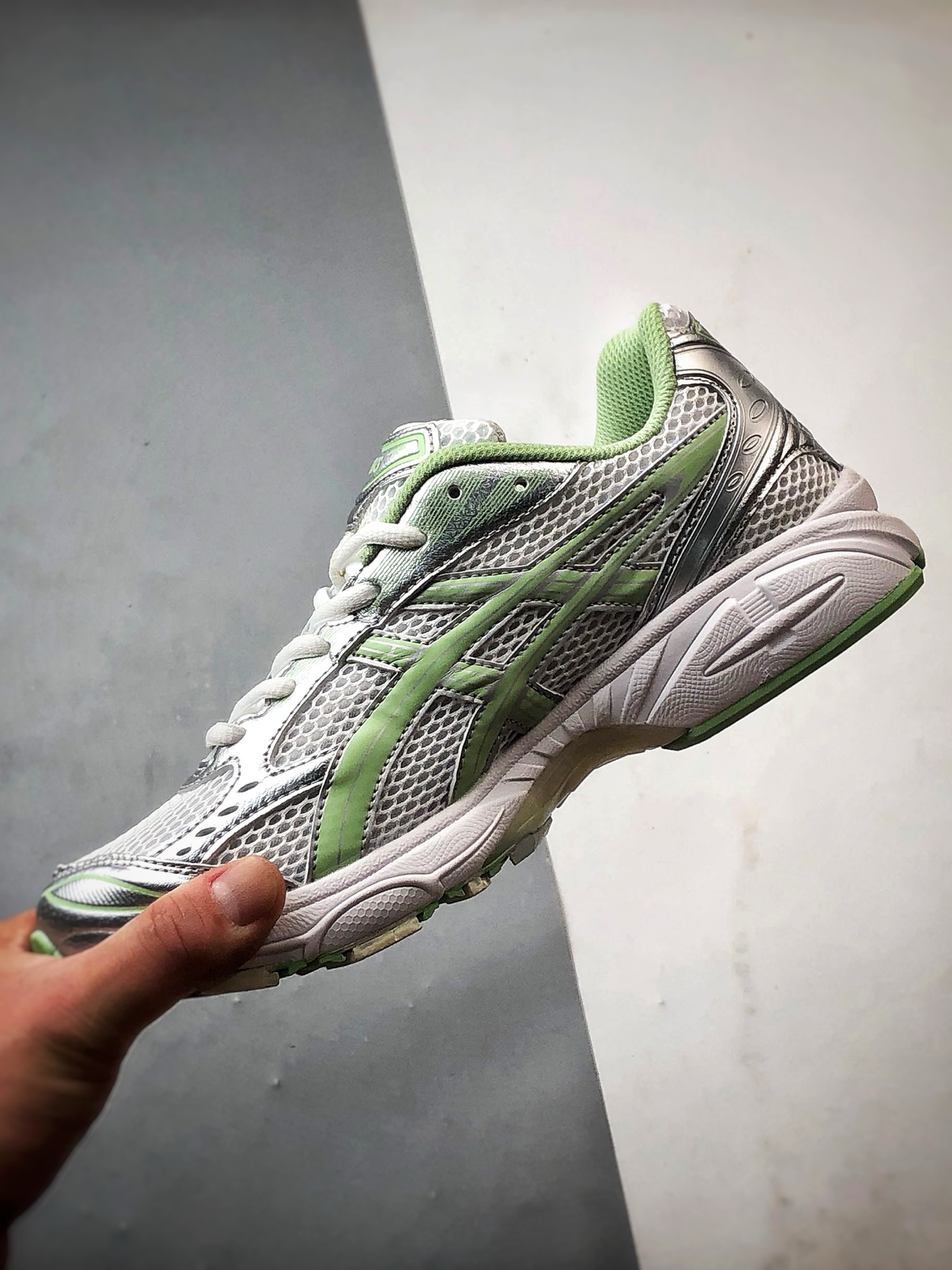 Asics Gel-Kayano 14 银绿 亚瑟士14代 纳米纤维气垫百搭休闲运动慢跑鞋 1202A056-105
