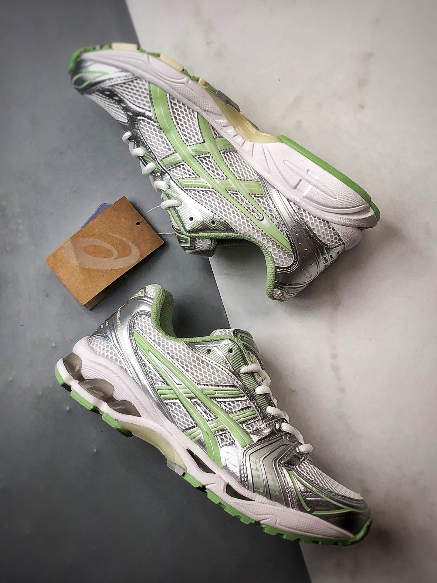 Asics Gel-Kayano 14 银绿 亚瑟士14代 纳米纤维气垫百搭休闲运动慢跑鞋 1202A056-105
