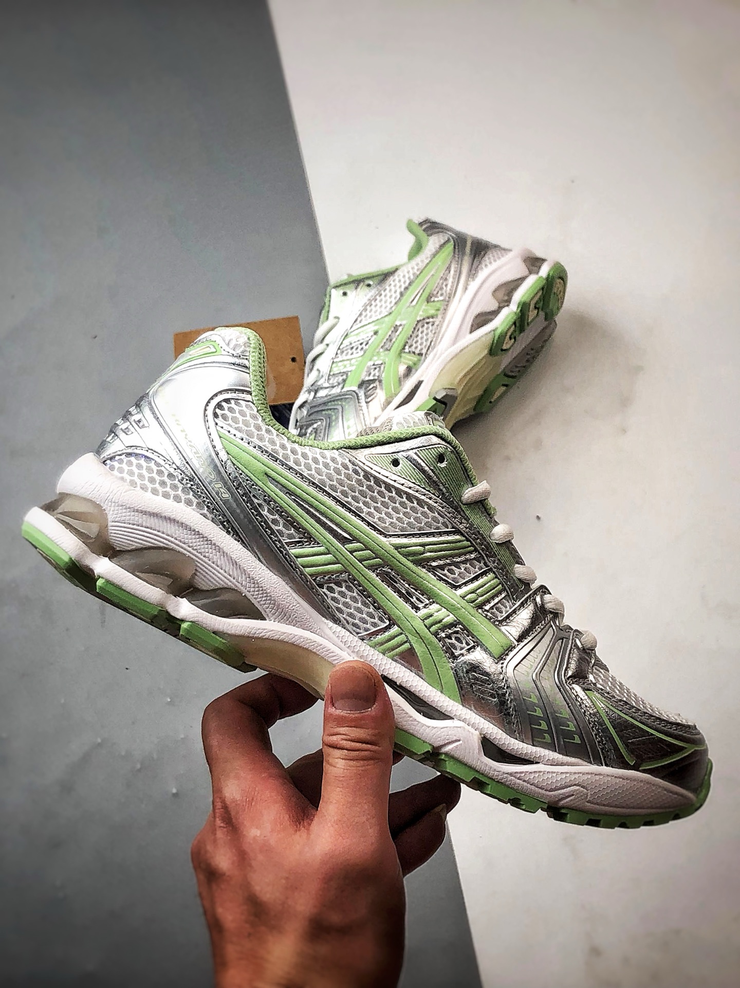 Asics Gel-Kayano 14 银绿 亚瑟士14代 纳米纤维气垫百搭休闲运动慢跑鞋 1202A056-105
